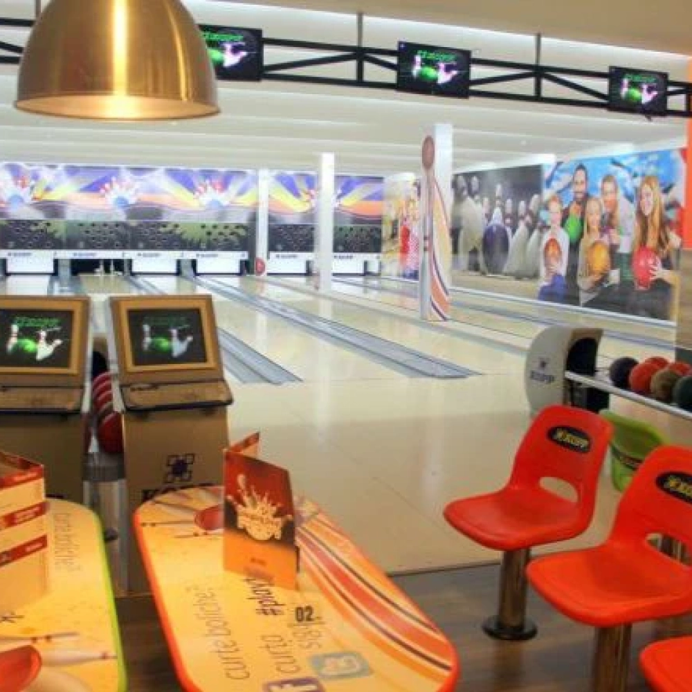 Boliche Playtoy é a mais nova opção de lazer no Pátio Cianê Shopping