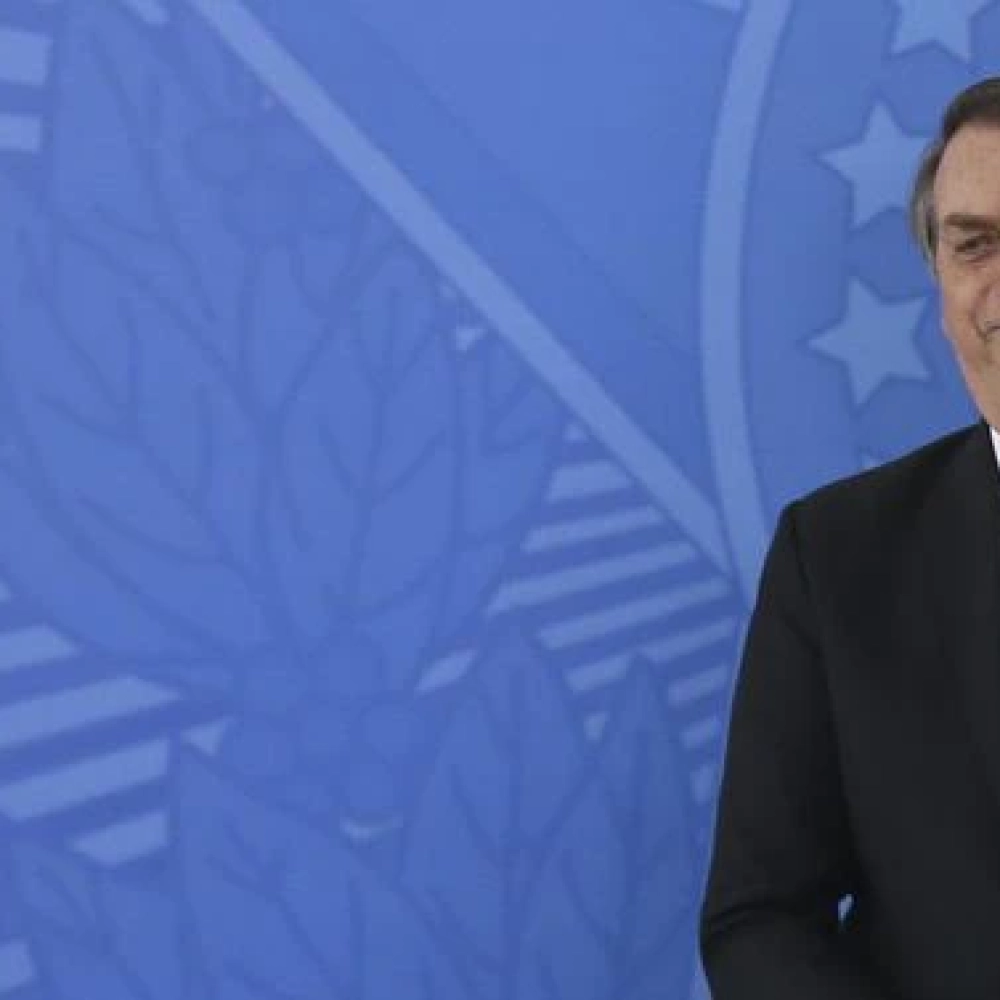 Bolsonaro deve receber alta em até seis dias, diz cirurgião