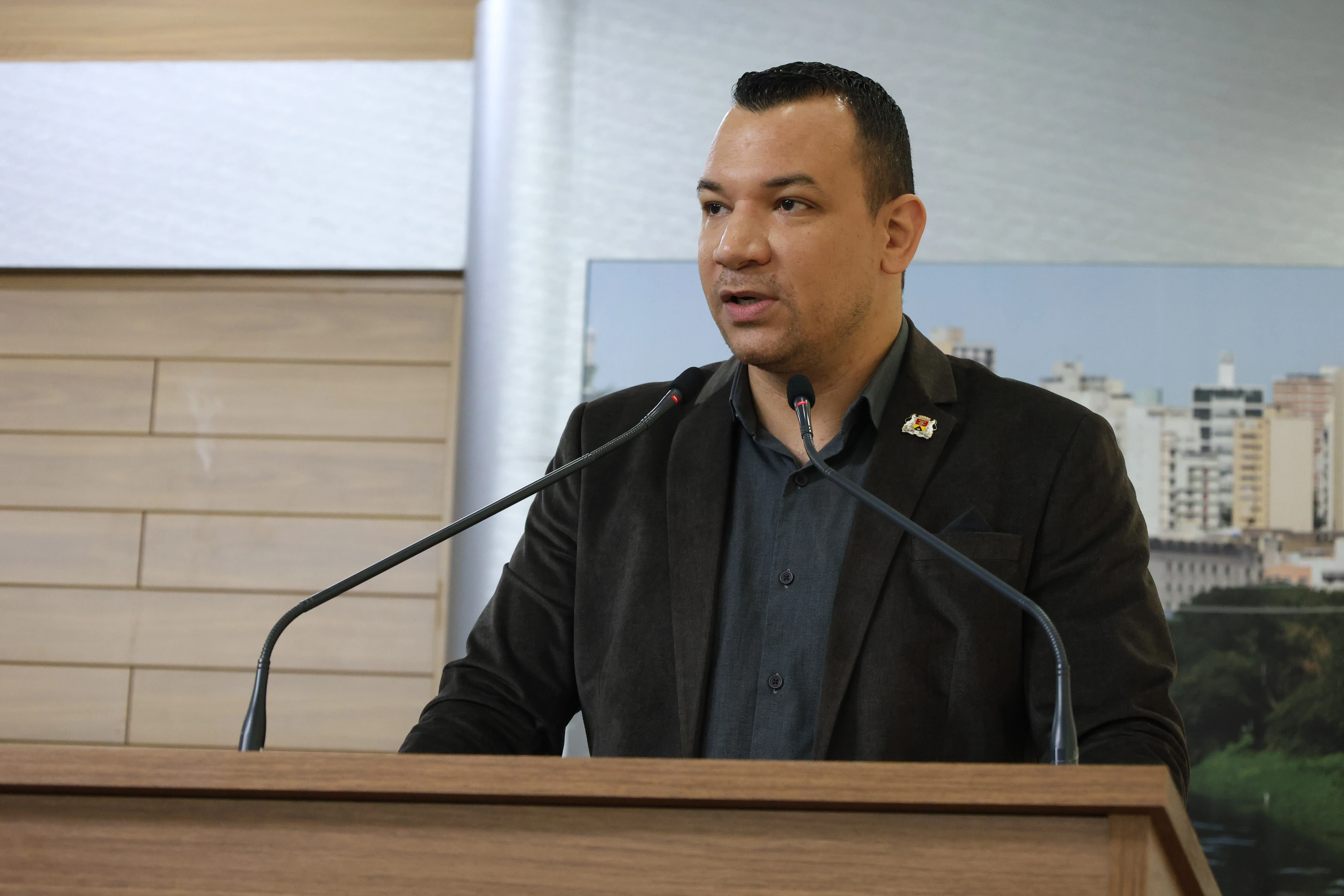 Dylan Dantas solicita manutenção em unidades de saúde de Sorocaba