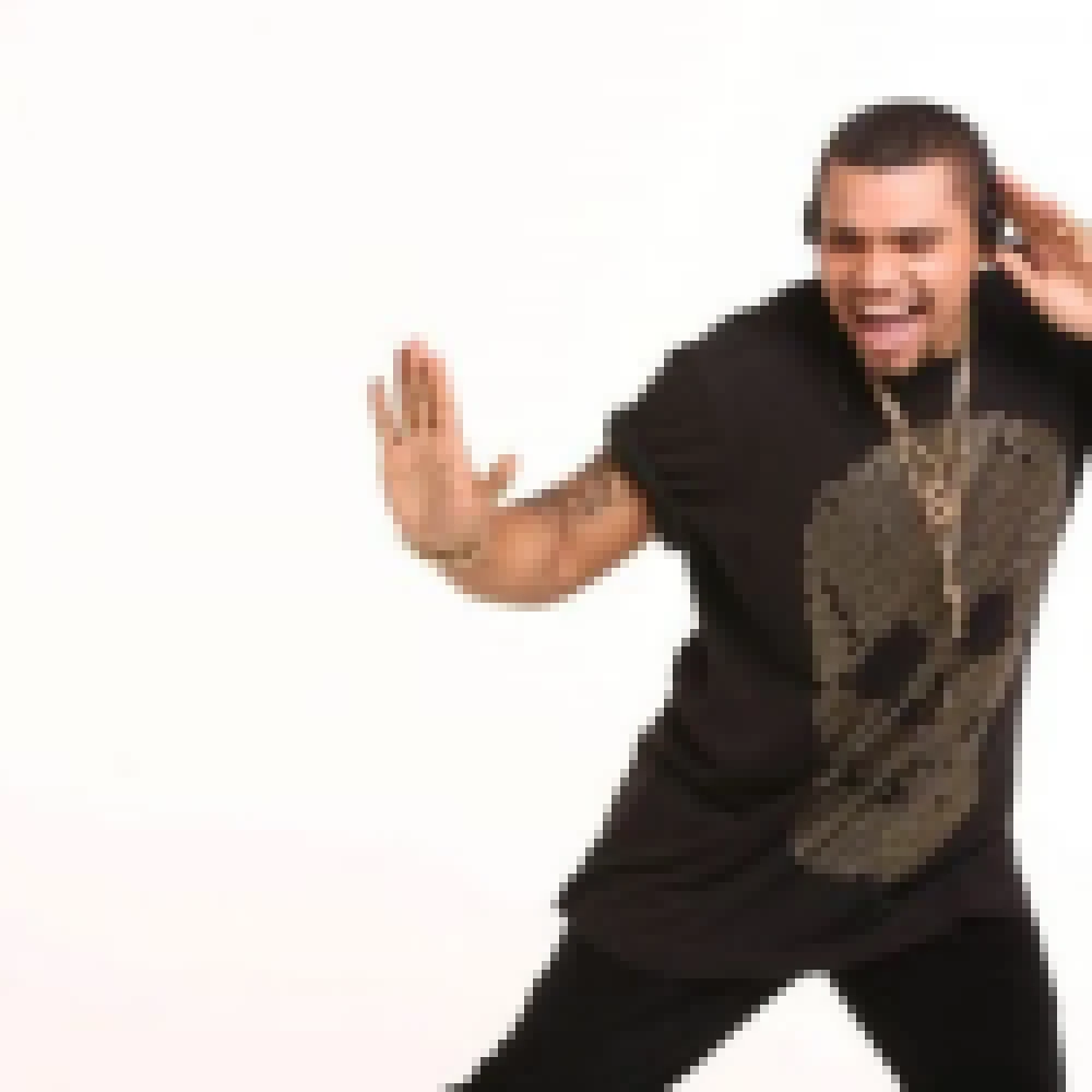 Cantor Naldo abre a programação de shows da Festa Junina de Votorantim