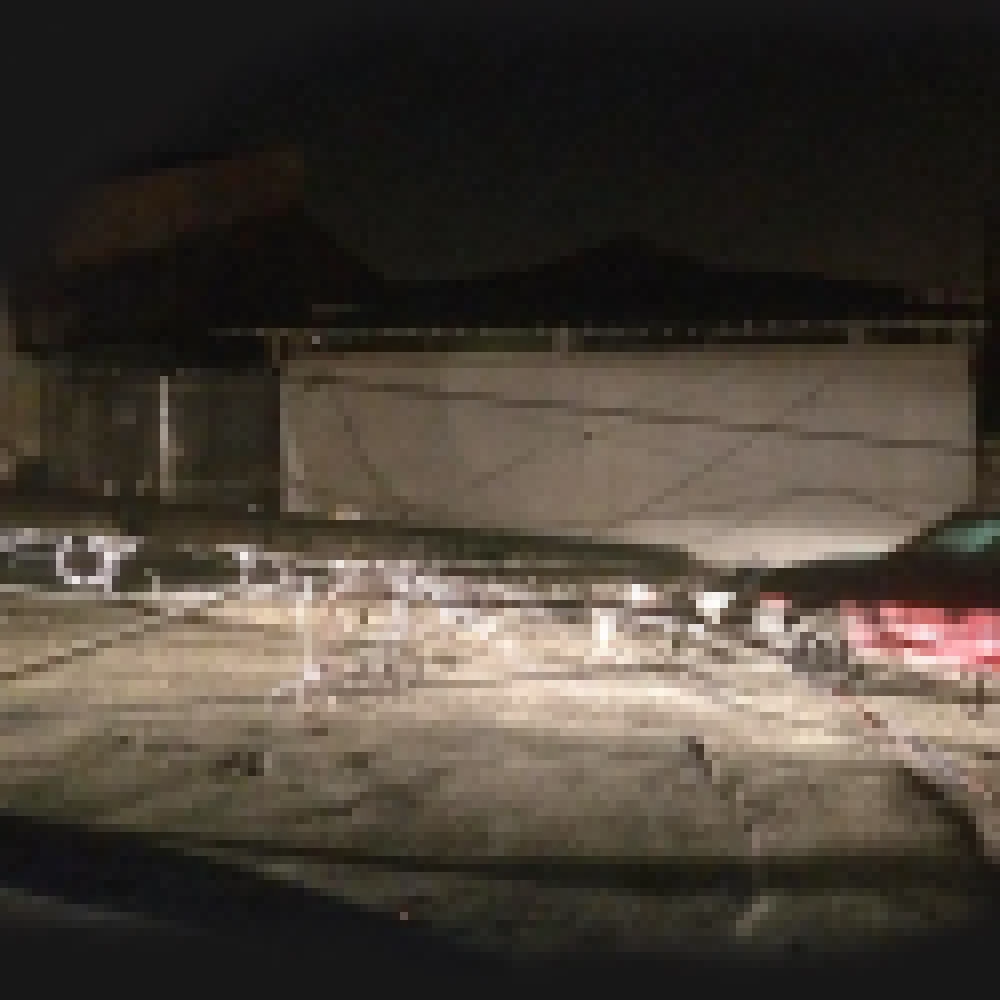 Carro desgovernado derruba dois postes e deixa mais de 200 residências sem energia elétrica no Nova Sorocaba