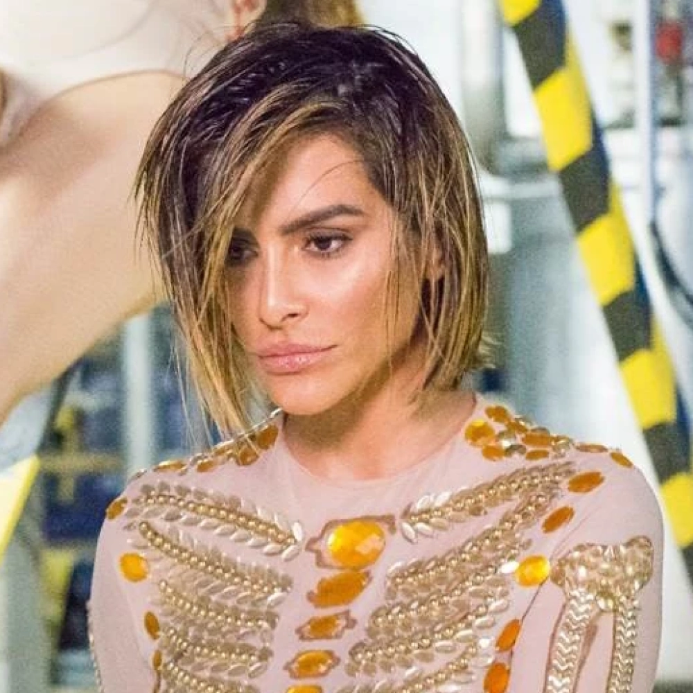Cleo grava clipe na fábrica da cerveja Itaipava