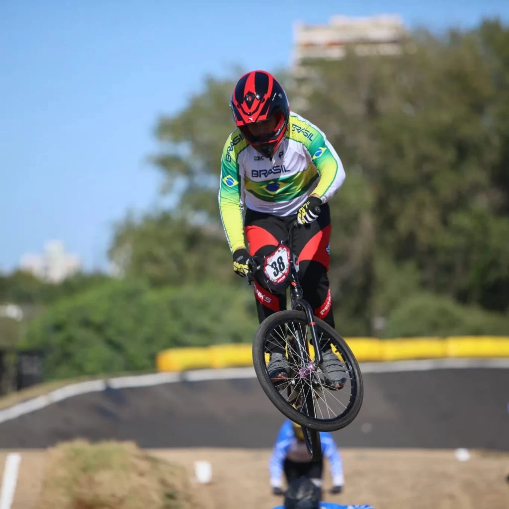 Sorocabano traz medalhas da Copa Latino-Americana de BMX Racing