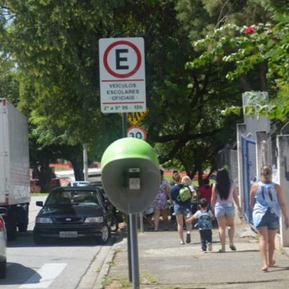 Com paralisação das merendeiras, creches da Zona Norte servem bolacha e água