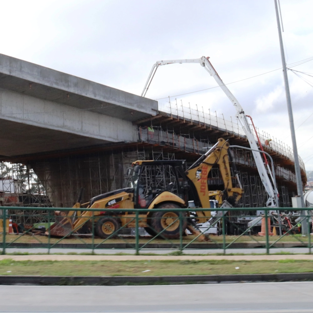 Construção de viaduto sobre a Avenida Itavuvu entra na reta final de obras