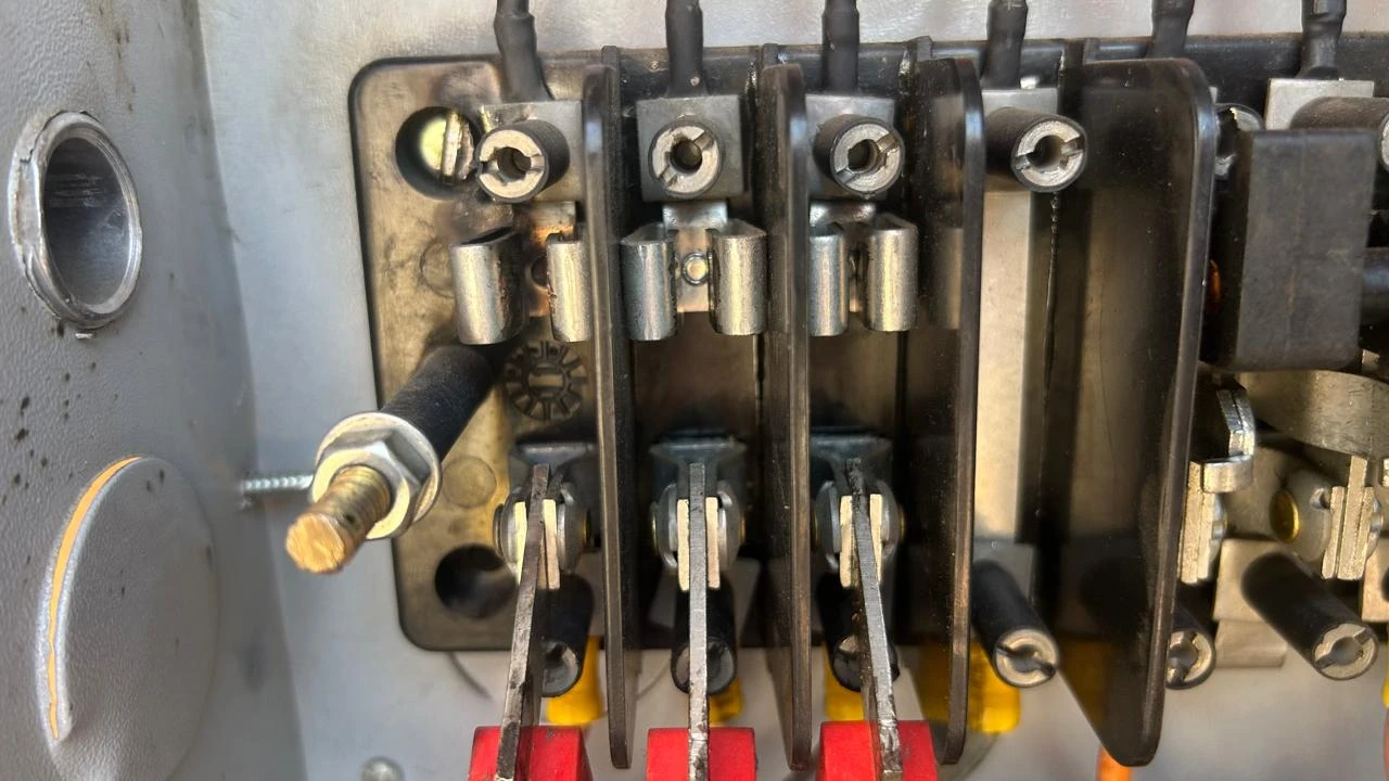 Operação contra furto de energia identifica irregularidades em dois restaurantes de rede de fast-food de Sorocaba