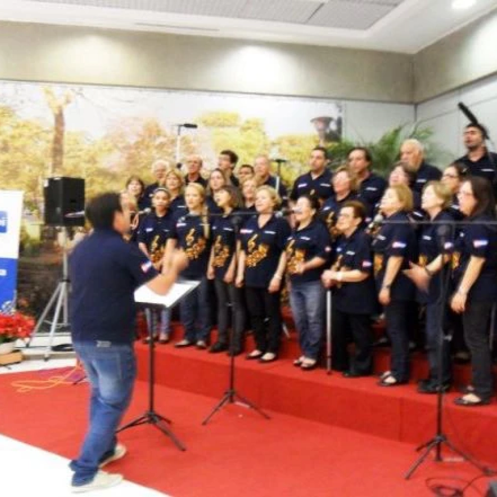 Di Gaspi do Shopping Cidade Sorocaba festeja fim de ano com cantata de Natal