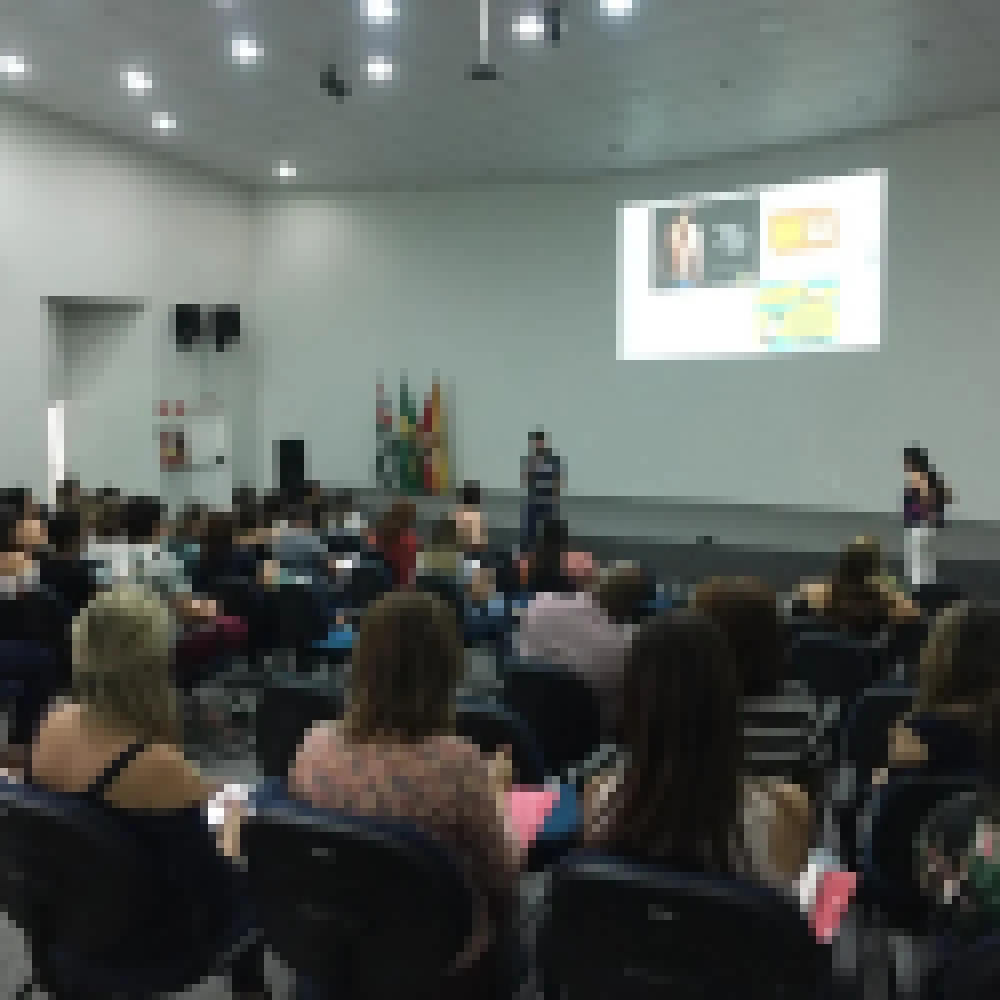 Diretores e supervisores da rede municipal participam de reunião sobre judicialização na Educação
