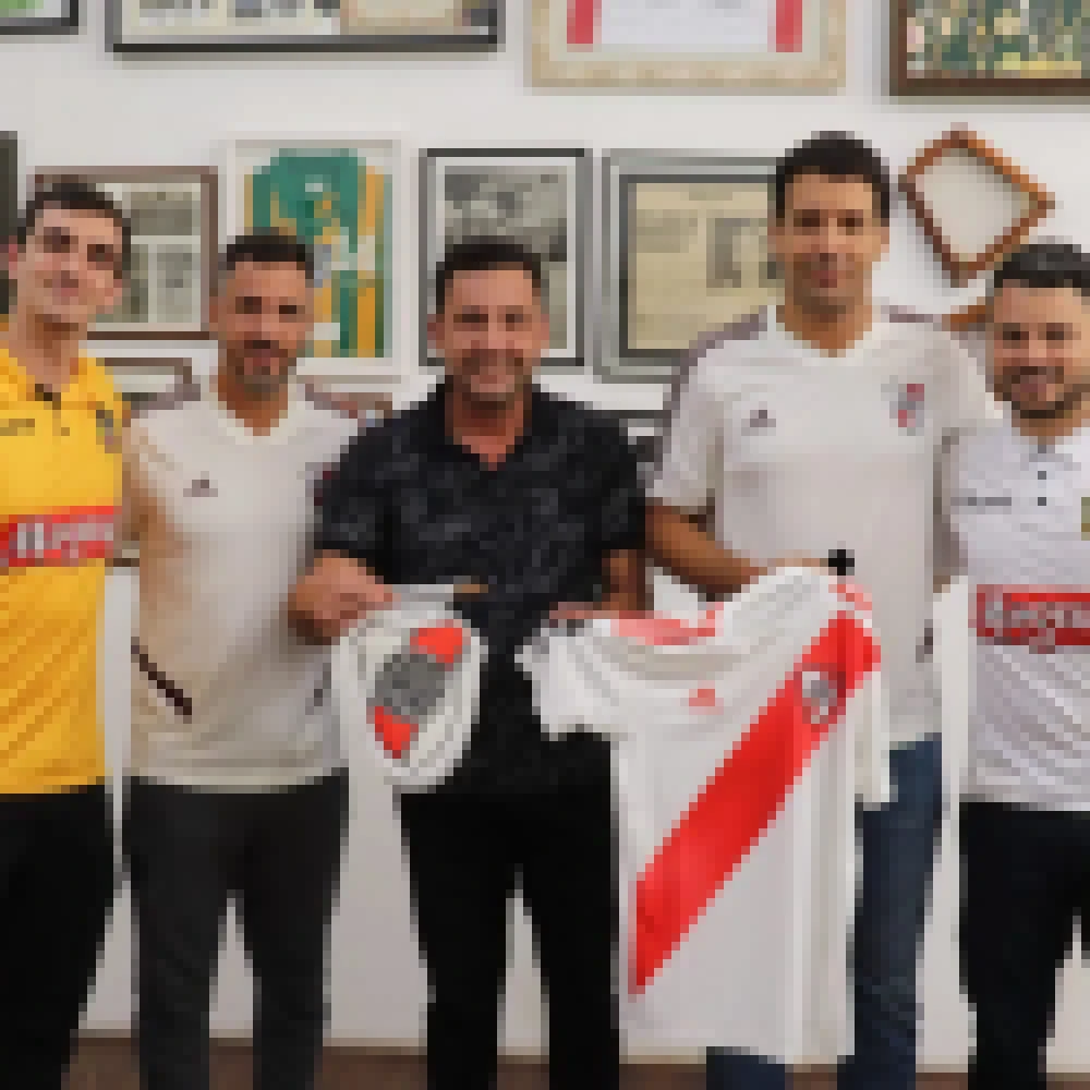 Dirigentes do River Plate Futsal e Magnus visitam Museu dos Esportes