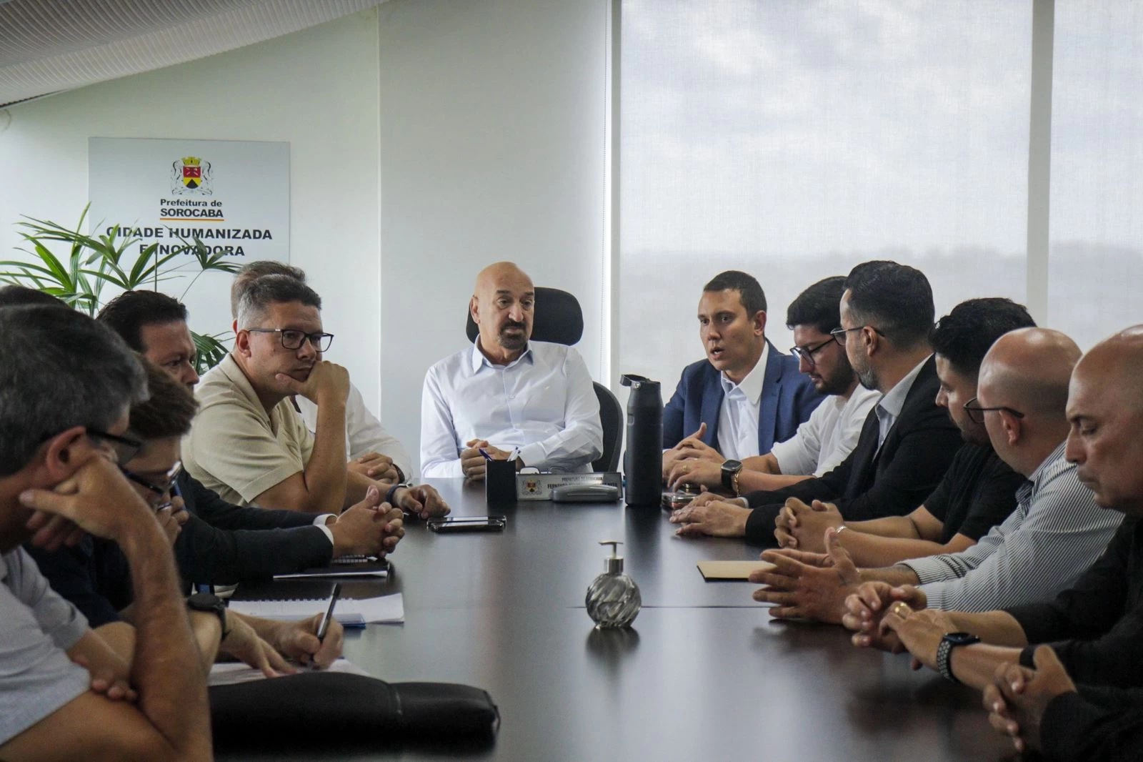 Comissão especial sobre chamamento da GCM faz primeira reunião com prefeito e representantes dos aprovados