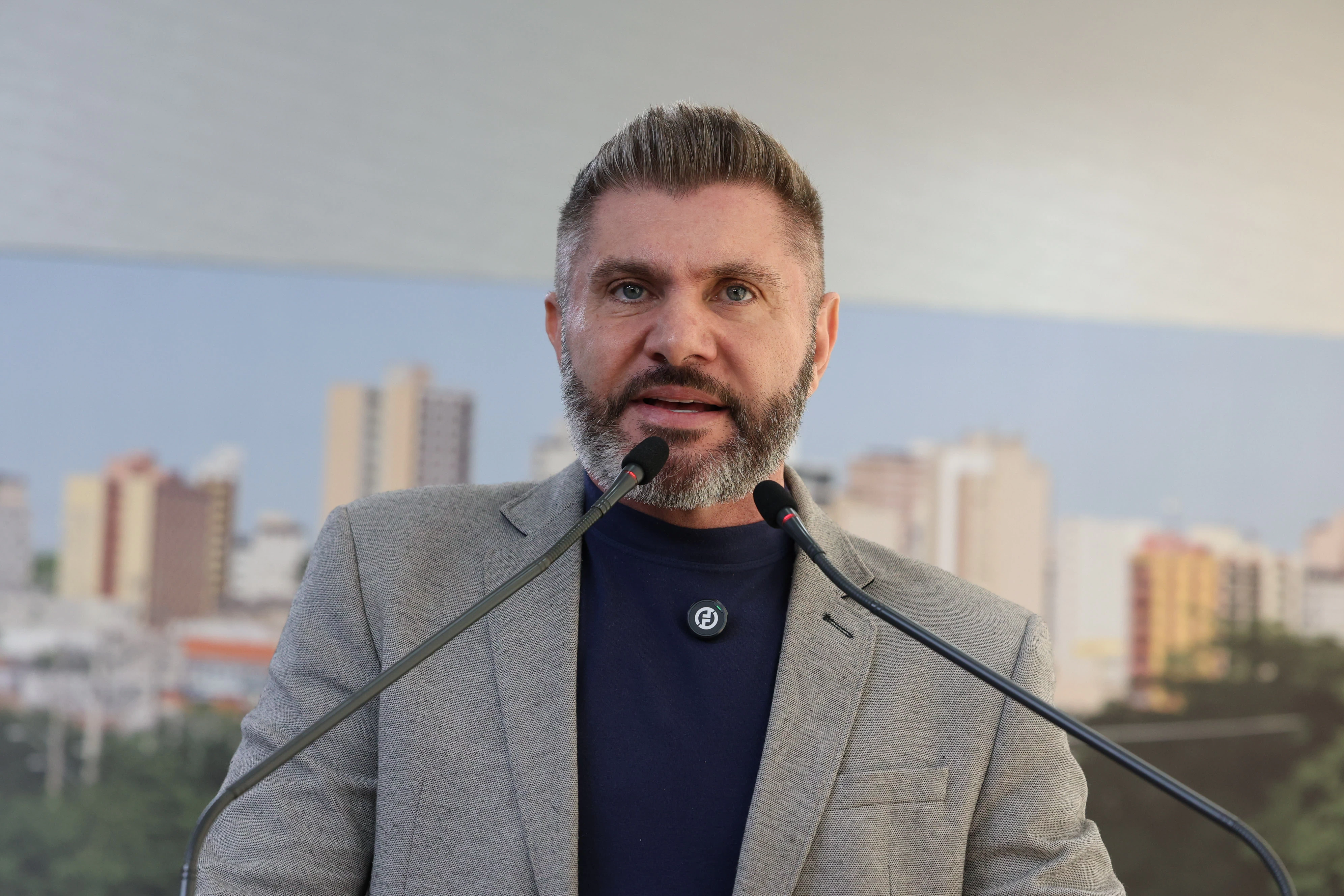 Vereador Henri Arida protocola requerimento para reforçar transparência em licitações