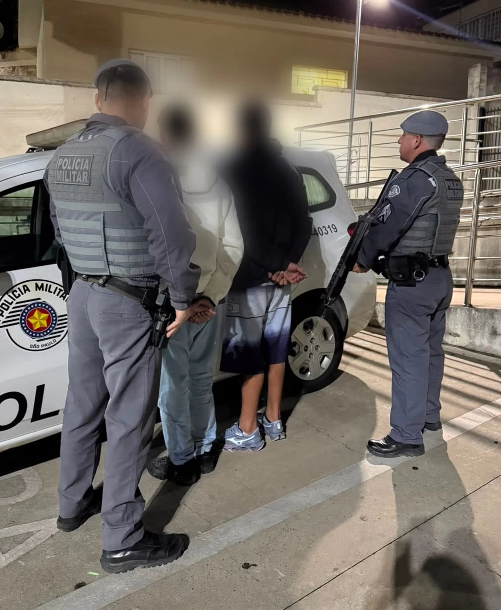 PM apreende adolescentes e recupera moto furtada em Salto de Pirapora