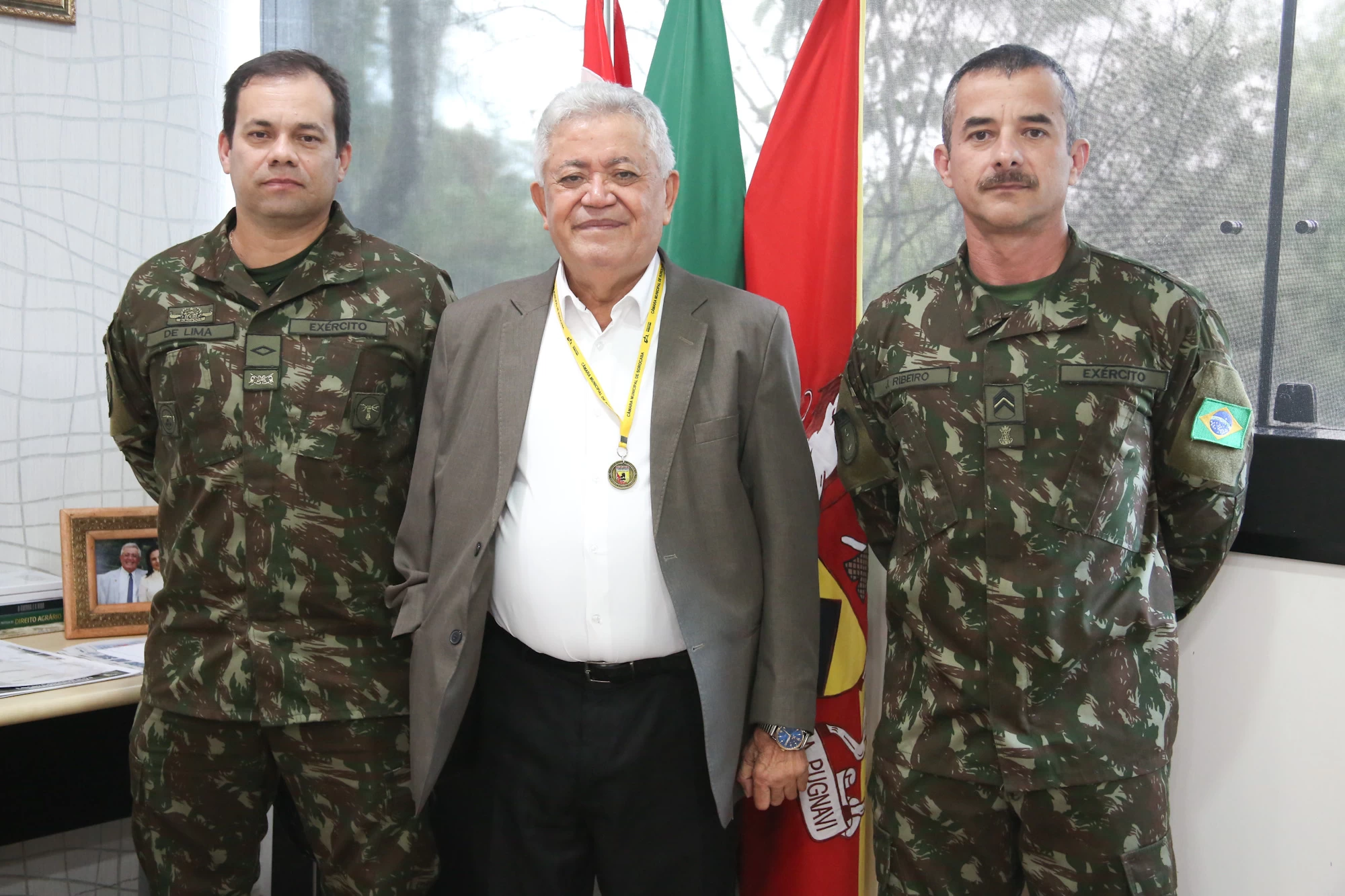 Presidente Luis Santos recebe chefe da instrução do Tiro de Guerra de Sorocaba