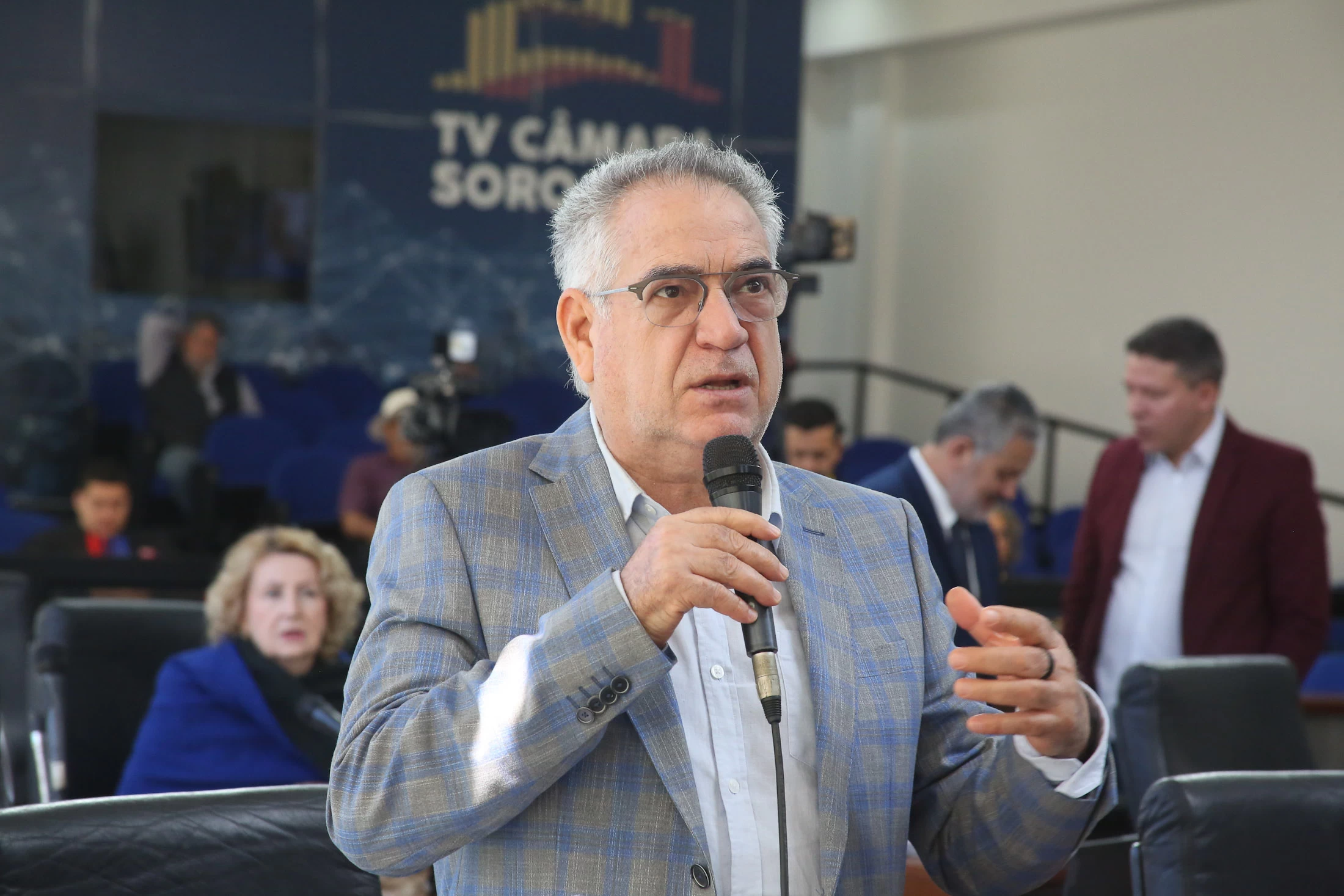 João Donizeti solicita ao Executivo retirada de cupinzeiro em praça do Éden