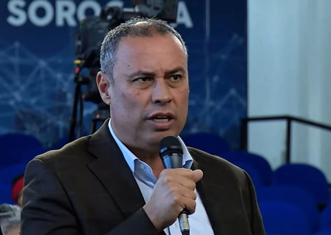 Vereador Fernando Dini manifesta preocupação com descumprimento de lei de sua autoria e cobra respeito ao legislativo