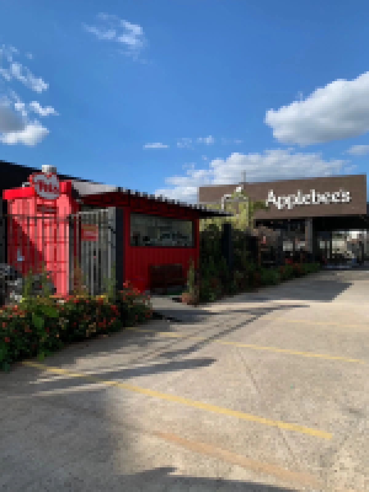 Applebee’s inaugura container pet em Sorocaba