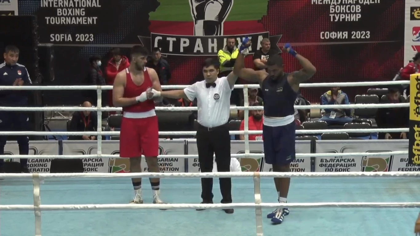 Sorocabano Abner Teixeira vence luta no “Torneio Internacional de Boxe” na Bulgária.