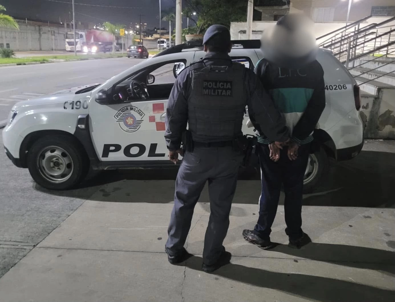 PM apreende adolescente por tráfico de drogas após tentativa de fuga em Piedade