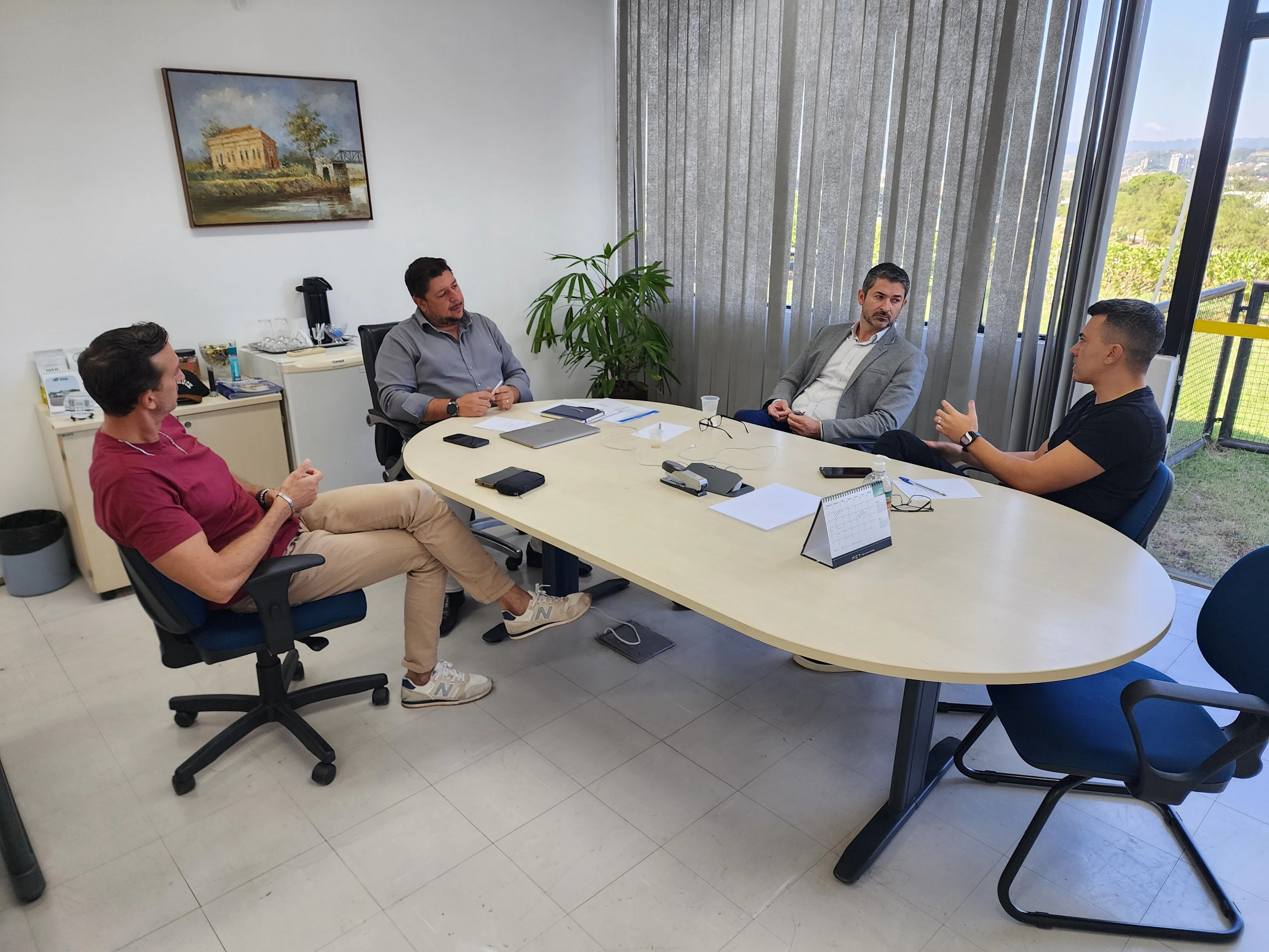 Rafael Militão discute implantação de novas feiras em reunião com secretarias municipais