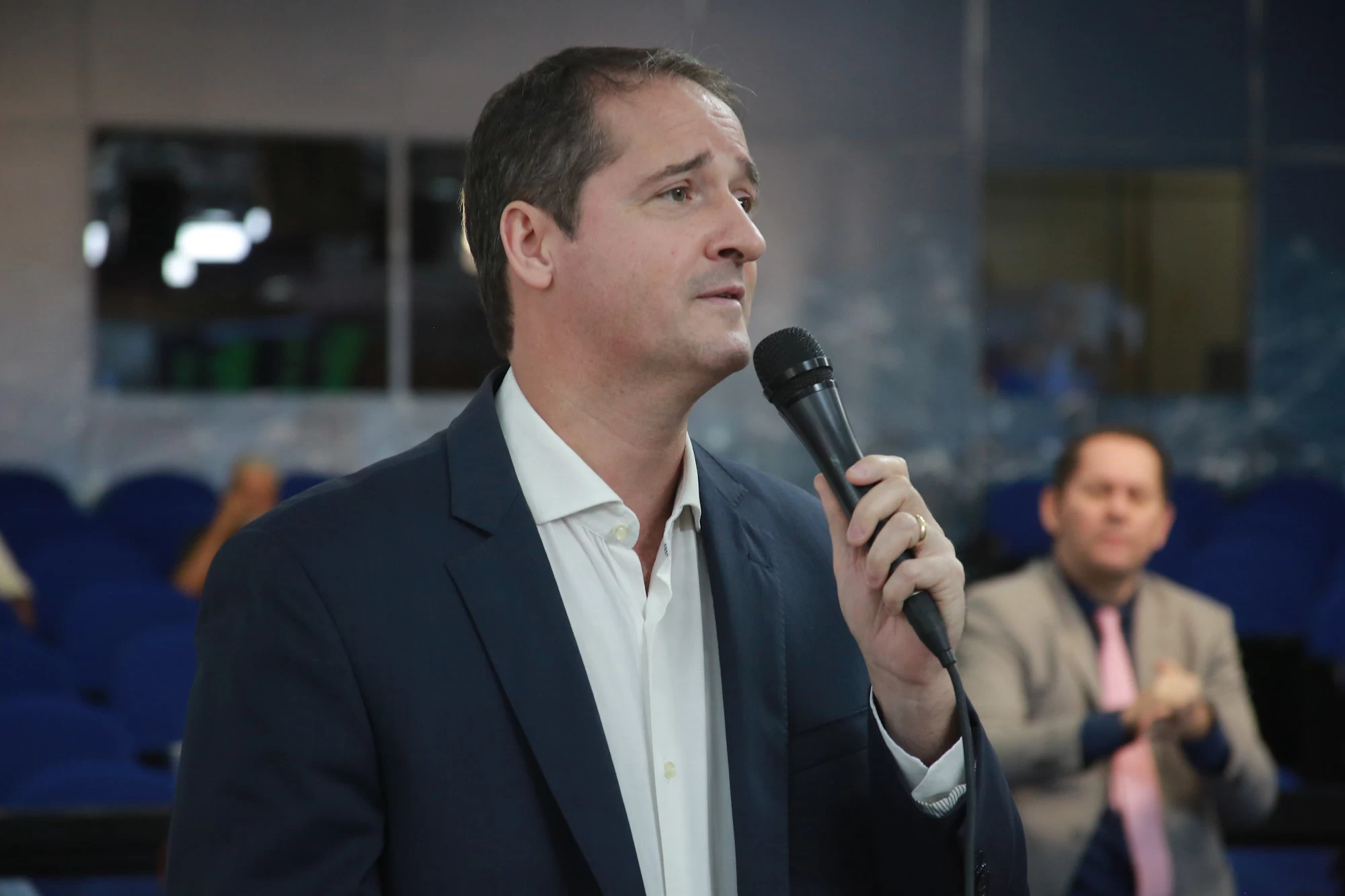 Raul Marcelo destina recurso para construção de pista de atletismo em Sorocaba