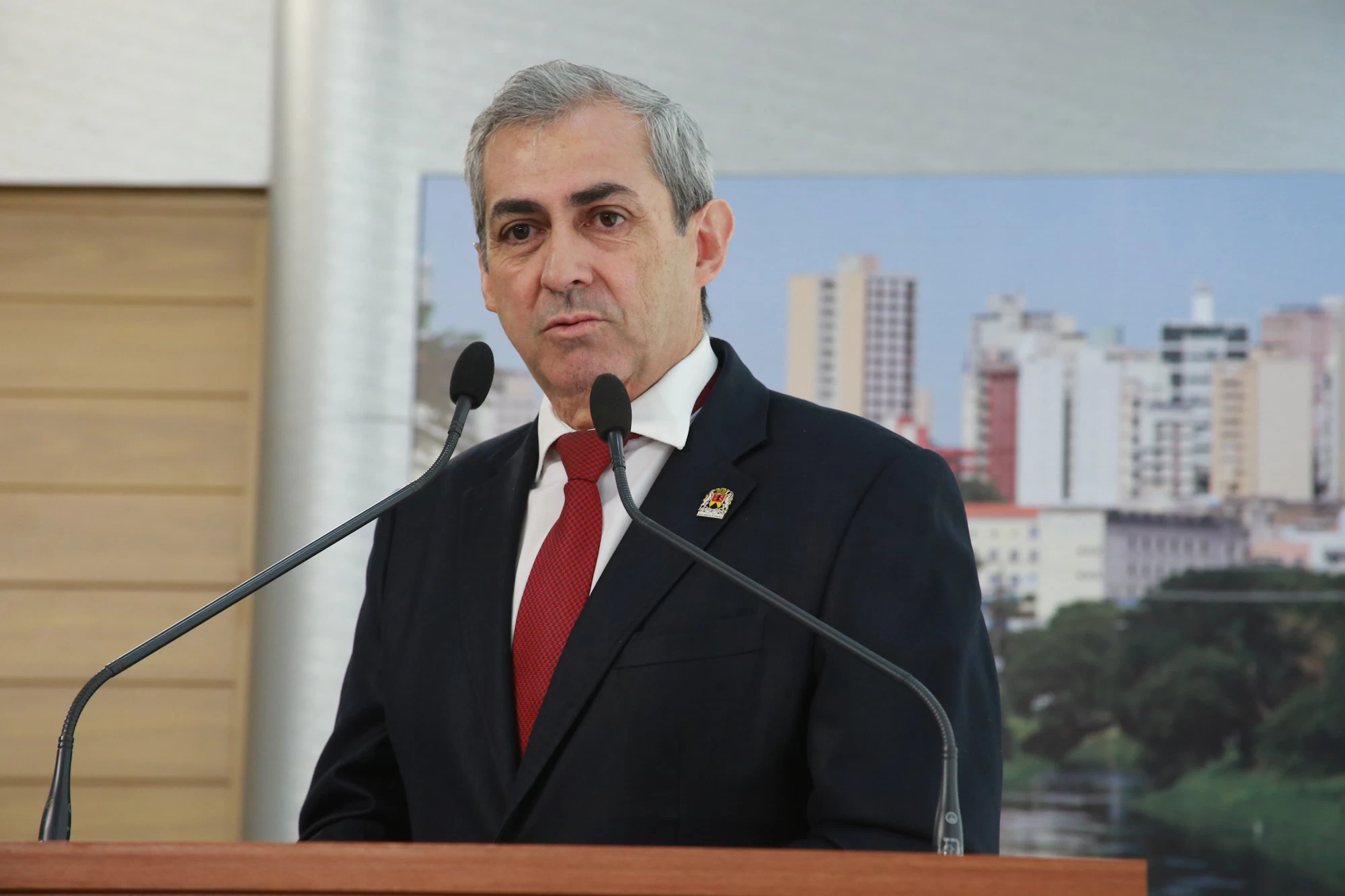 Hélio Godoy solicita informações sobre regularização fundiária do Residencial Parque dos Eucaliptos, no Wanel Ville