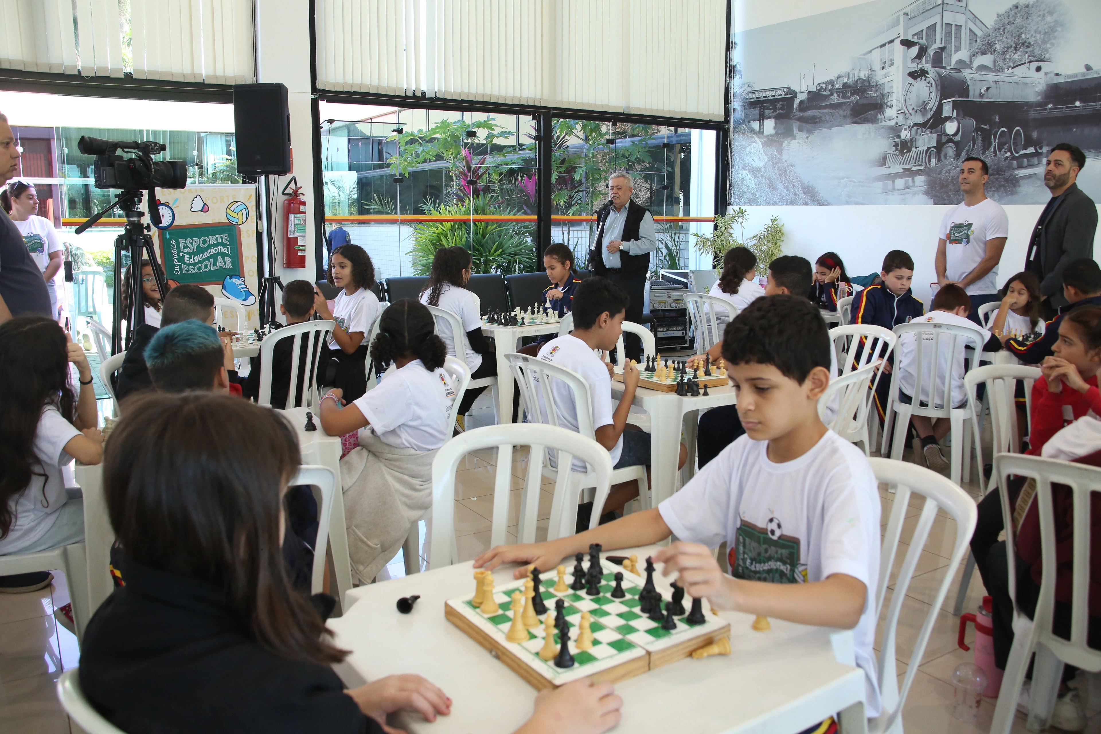 Câmara Sorocaba recebe segundo festival de xadrez com alunos da rede municipal