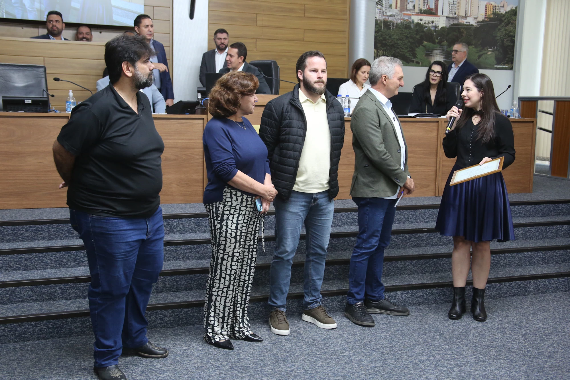 Irmão do ex-presidente Jair Bolsonaro recebe Título de Visitante Ilustre da Câmara de Sorocaba