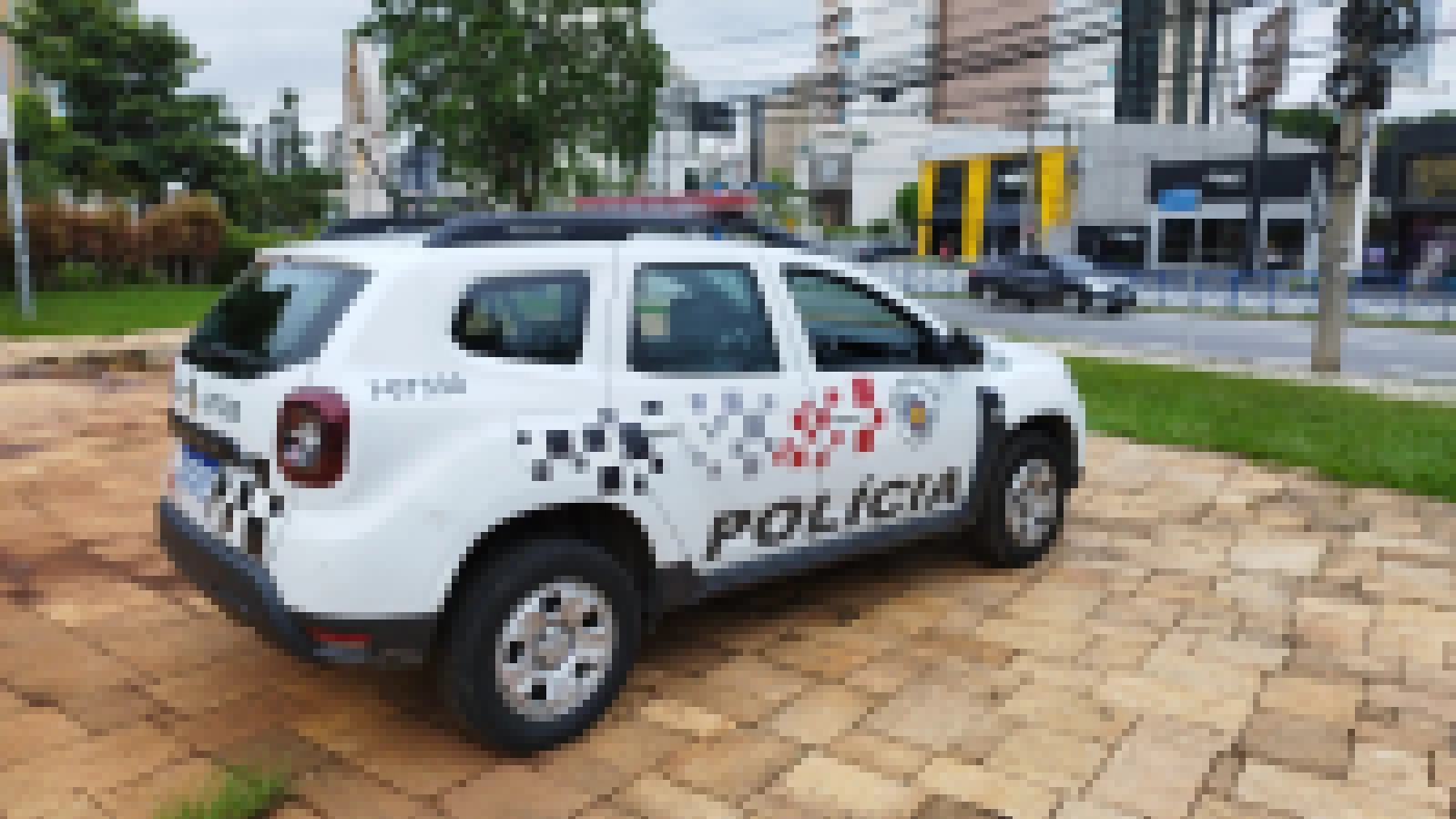 Polícia Militar prende dois procurados pela justiça