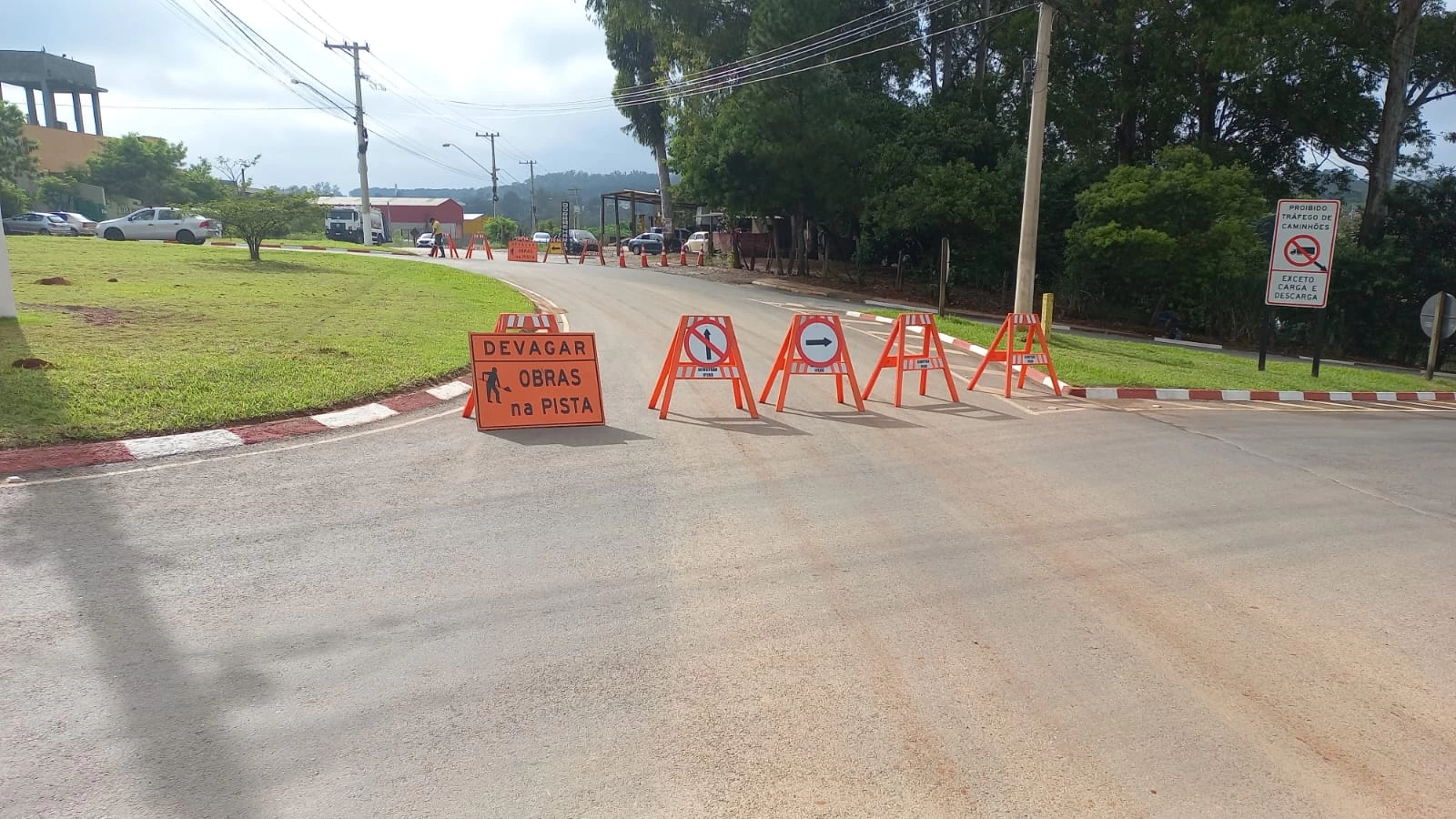 Estrada vicinal Sorocaba/Iperó é interditada totalmente para obras de reparo