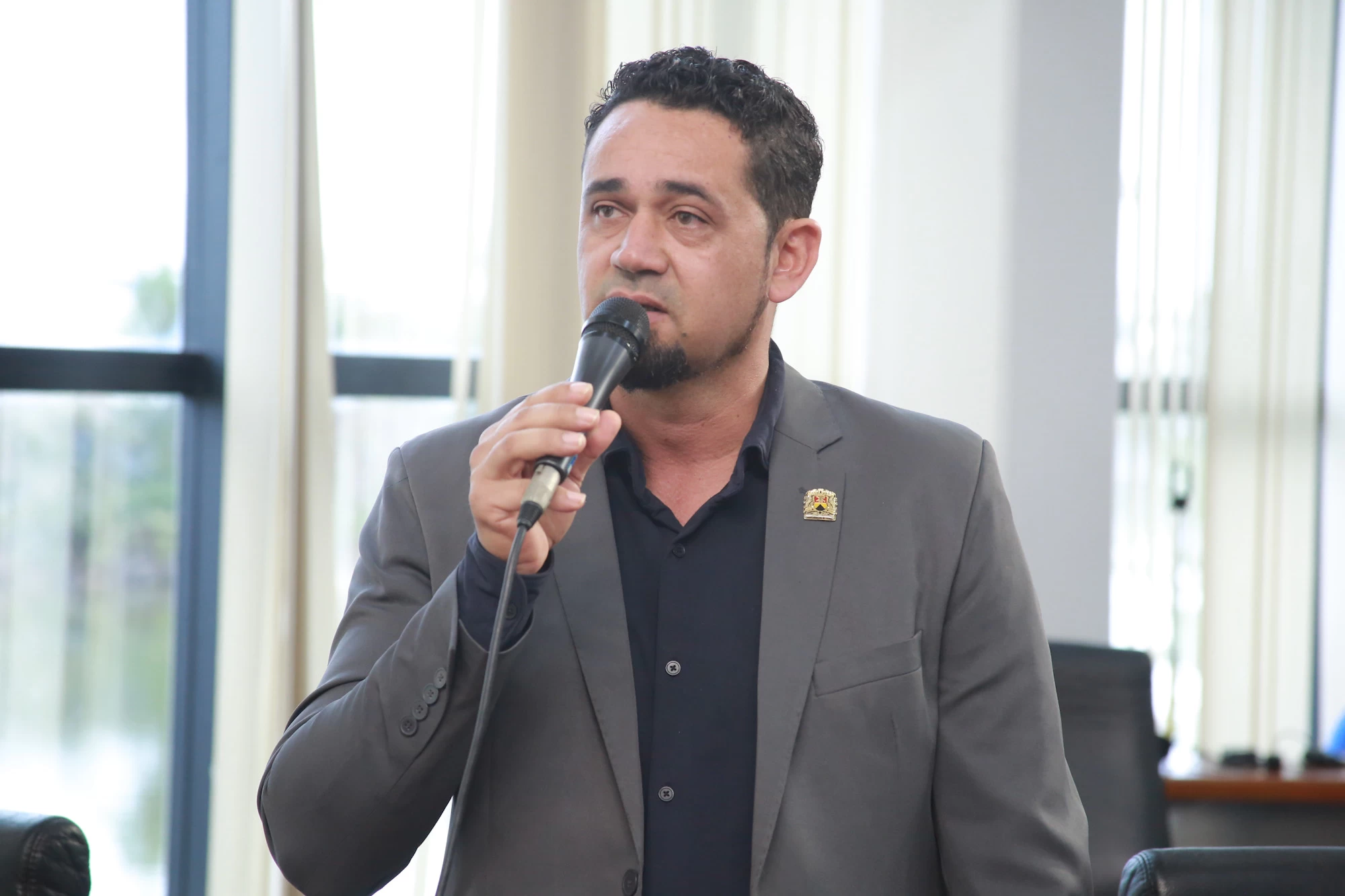 Rogério Marques solicita melhorias na Estrada da Serrinha, em Aparecidinha