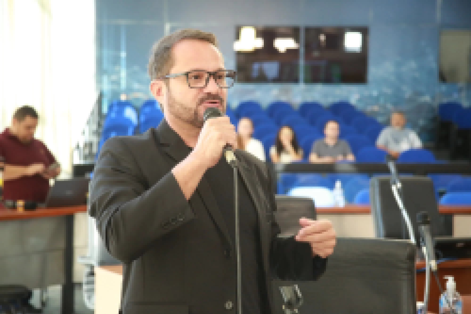 Vereador Alexandre da Horta solicita esclarecimentos sobre “retirada” de recursos destinados ao Controle Populacional e Saúde Animal
