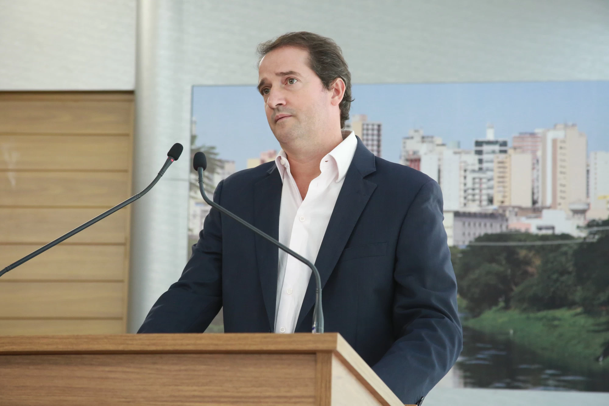 Raul Marcelo recebe denúncia de funcionários com salários atrasados e outras irregularidades na UPH Zona Norte e questiona Prefeitura de Sorocaba