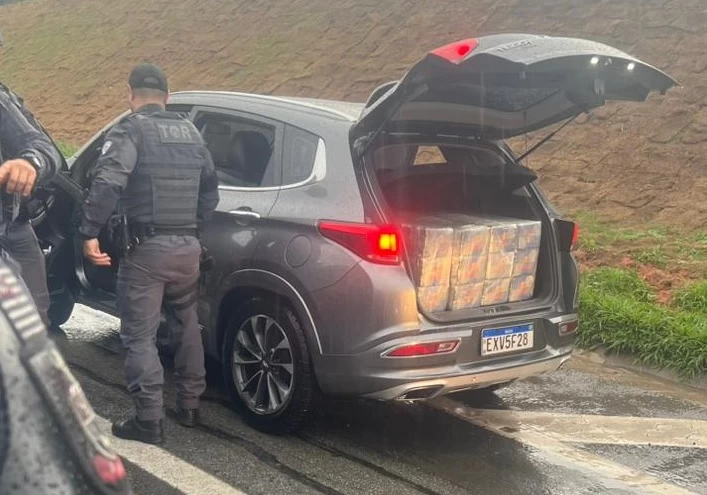 Homem é preso com cocaina avaliada em R$ 6 milhões na Rod. Castello Branco