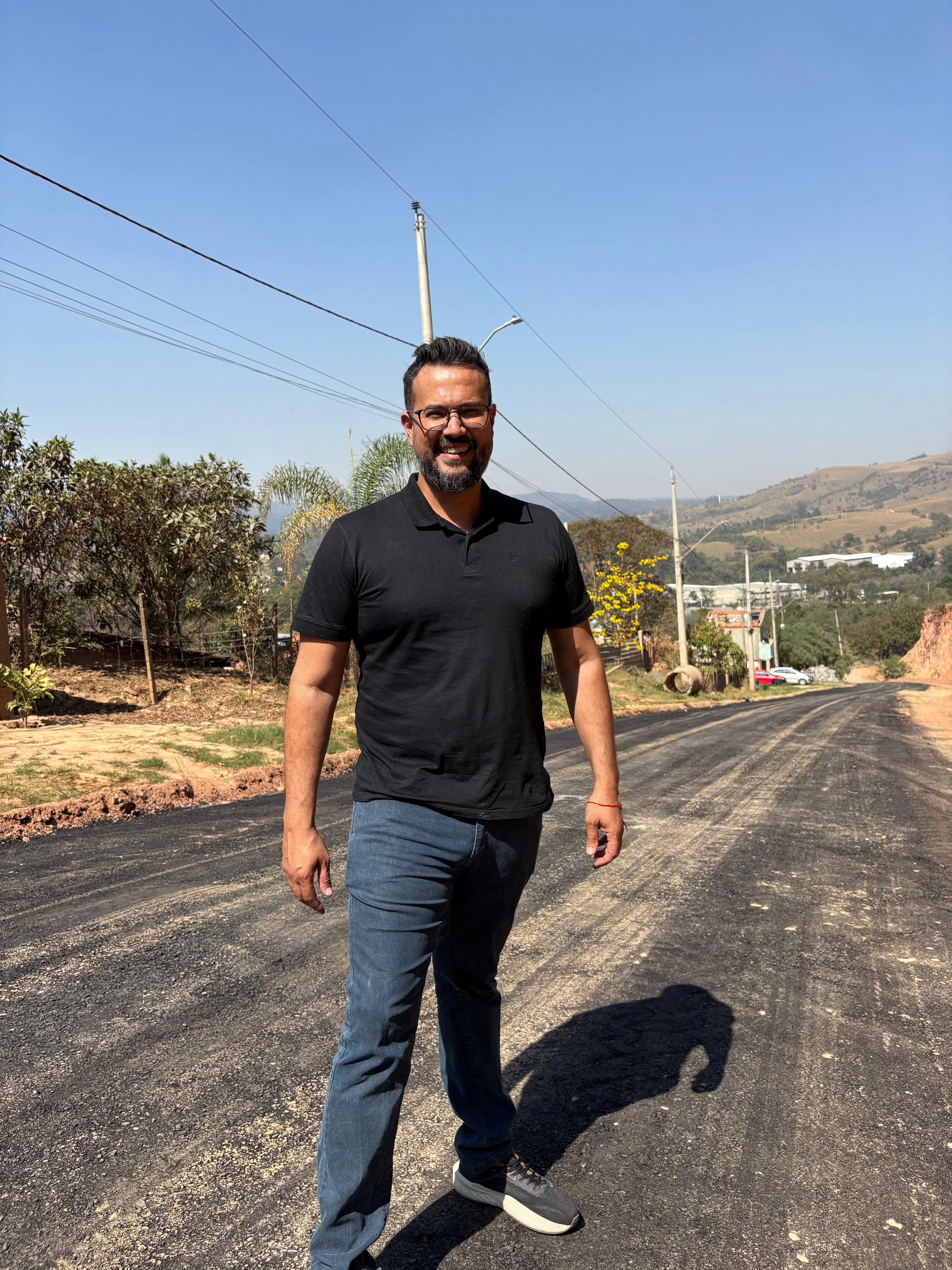 Bairro Genebra recebe massa asfáltica em vias por meio de emenda do vereador Fabio Simoa