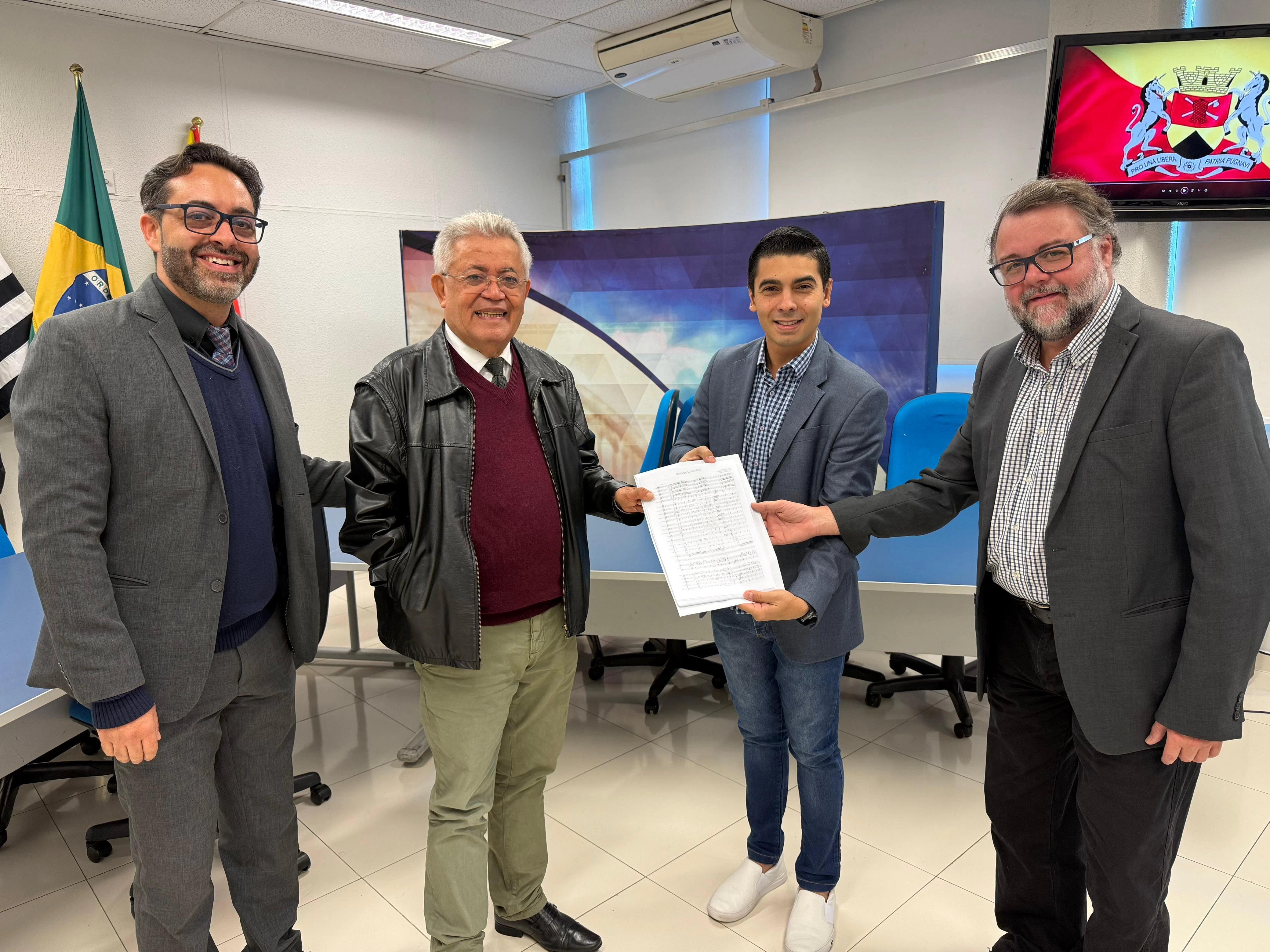 Presidente recebe releitura do Hino de Sorocaba