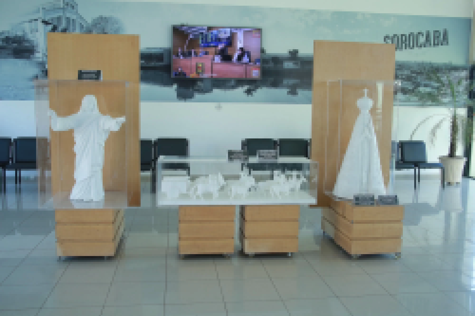 Câmara Municipal de Sorocaba abre exposição de maquetes do escultor Gilmar Pinna no Salão Salvadora Lopes