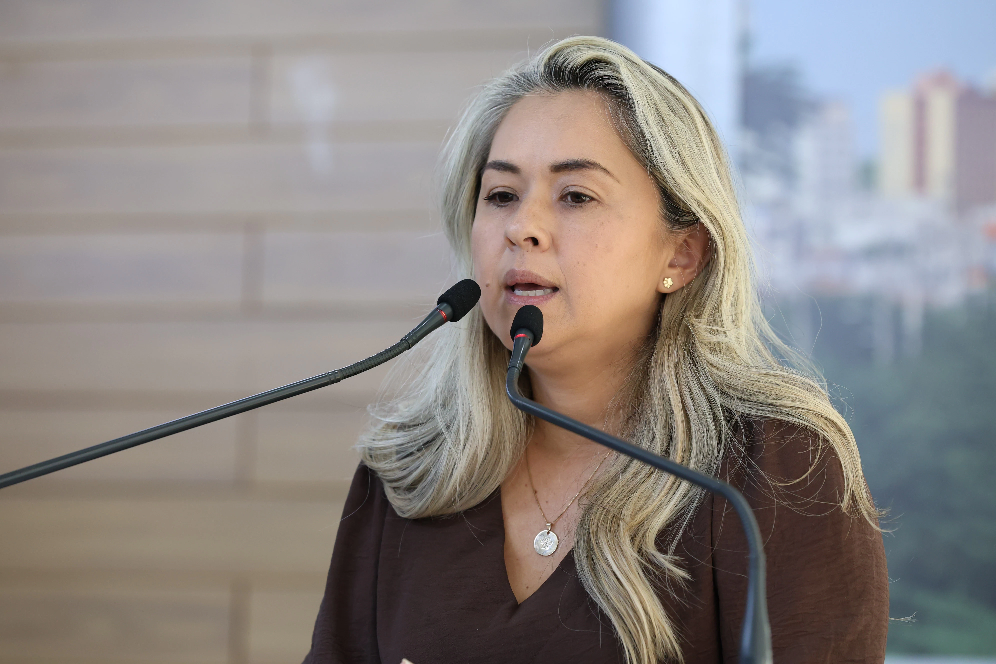 Jussara Fernandes defende novo chamamento público para a gestão do Hospital Veterinário Municipal