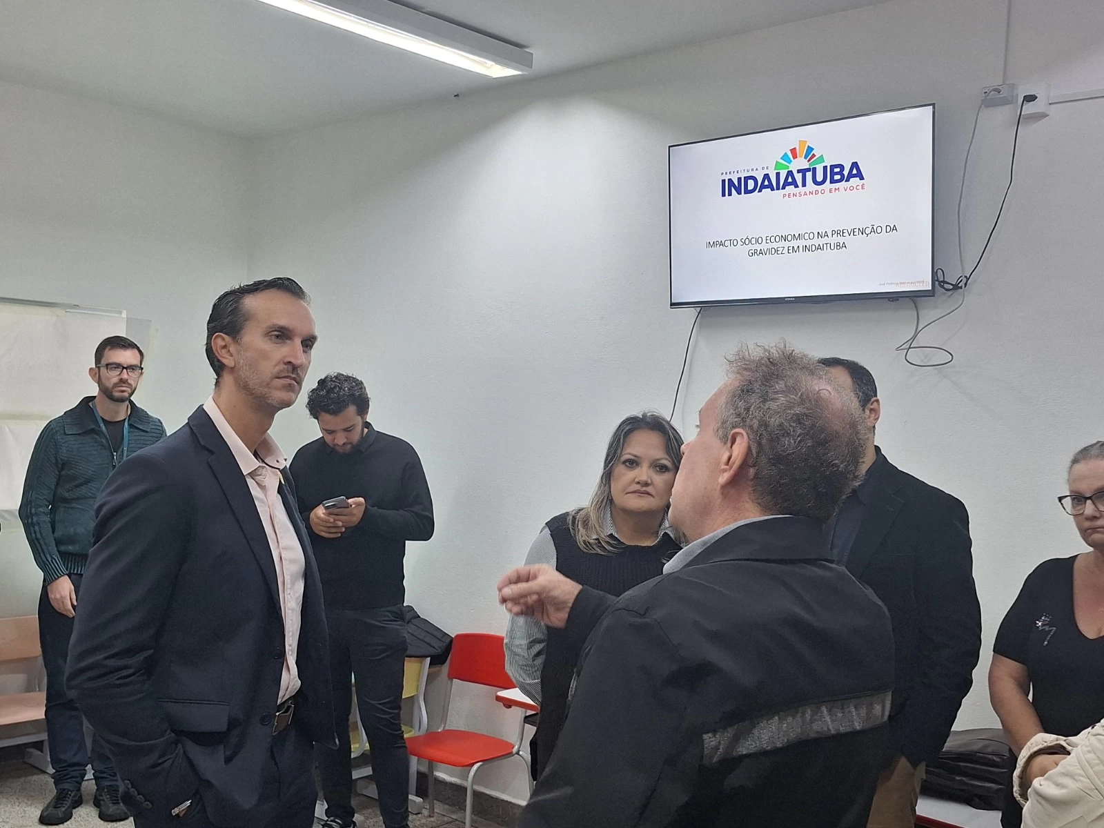 Rafael Militão conhece programa referência no combate à gravidez precoce em Indaiatuba