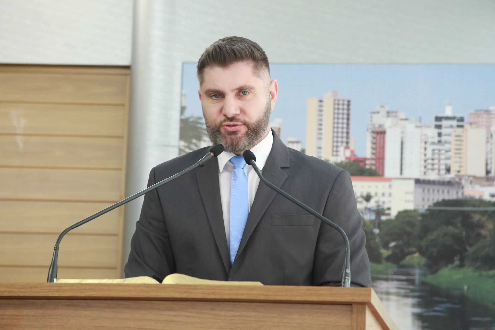 Henri Arida cobra providências urgentes quanto a atraso no fornecimento de botton gástrico