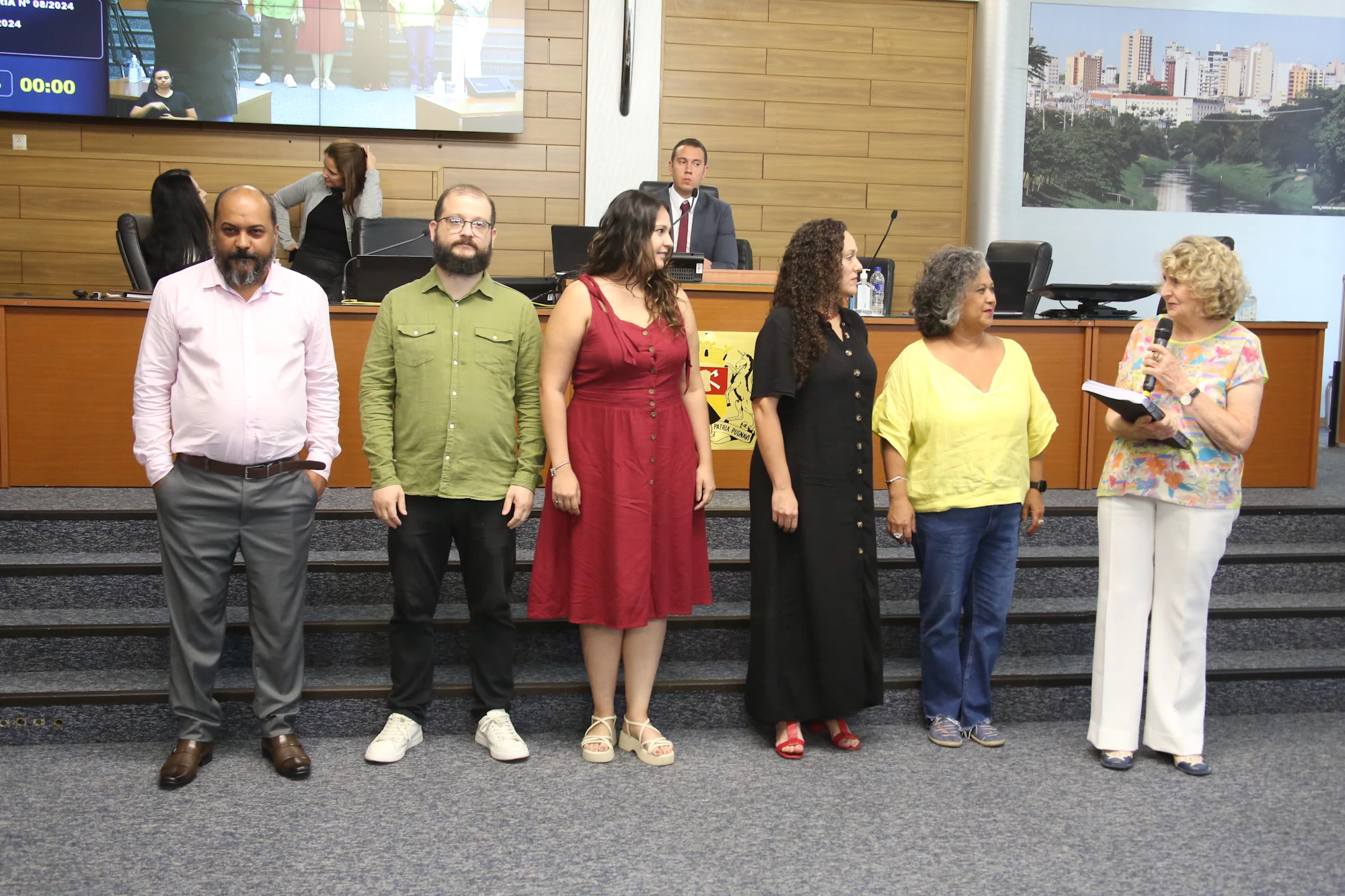 Iara Bernardi homenageia representantes de Sorocaba na Conferência Nacional de Educação
