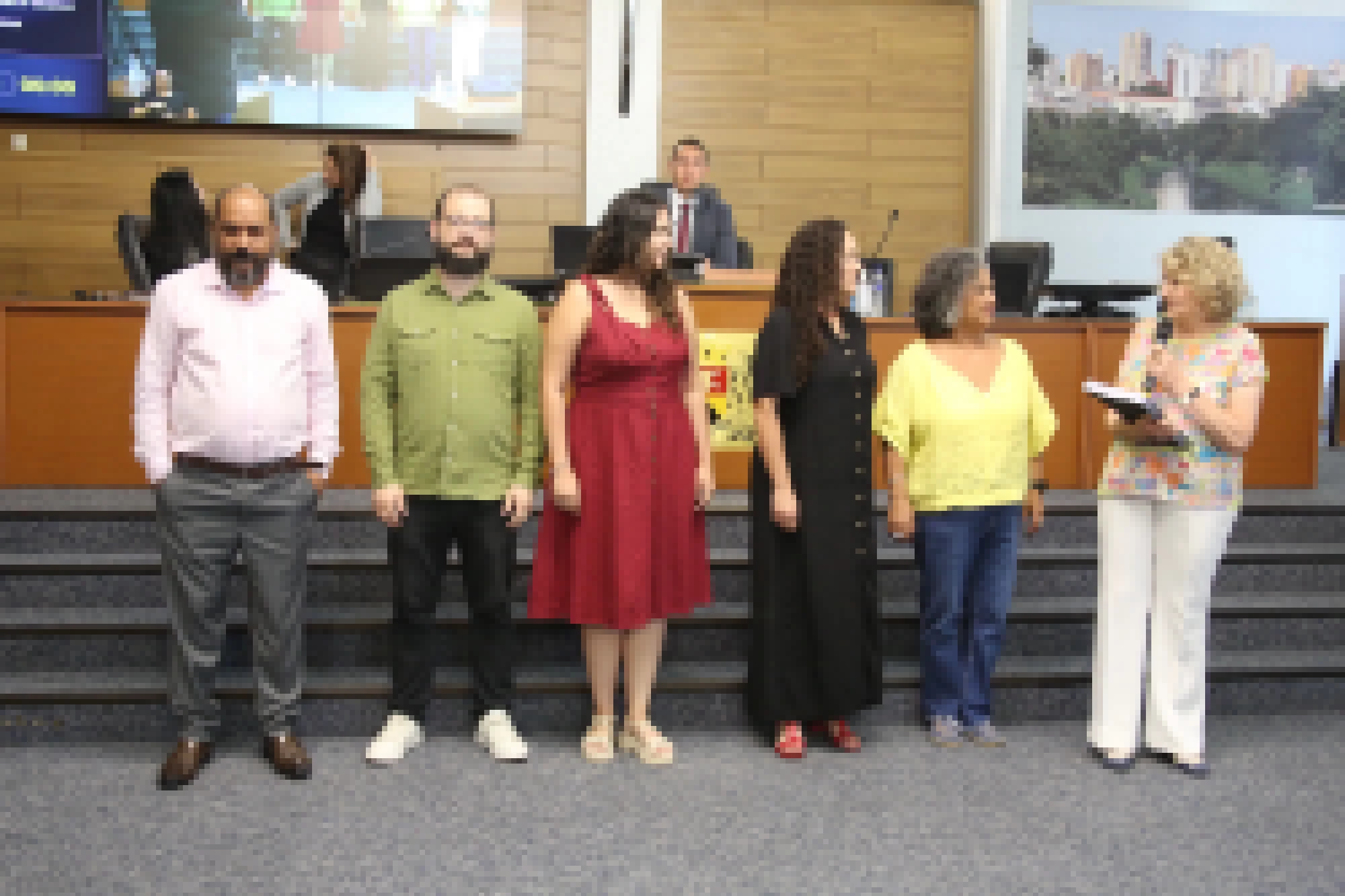 Iara Bernardi homenageia representantes de Sorocaba na Conferência Nacional de Educação