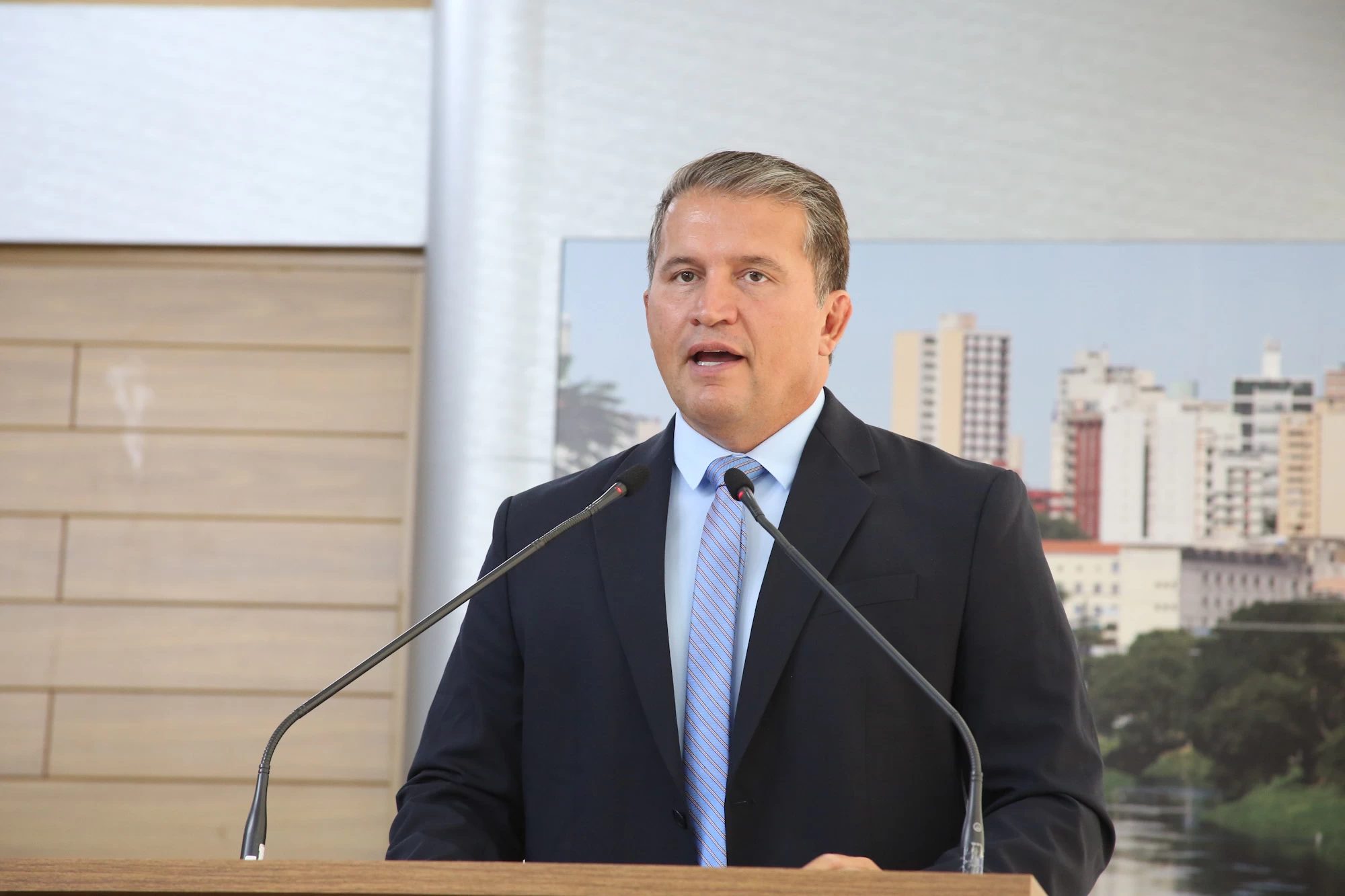 Roberto Freitas leva demandas da educação à secretário às vésperas do retorno às aulas