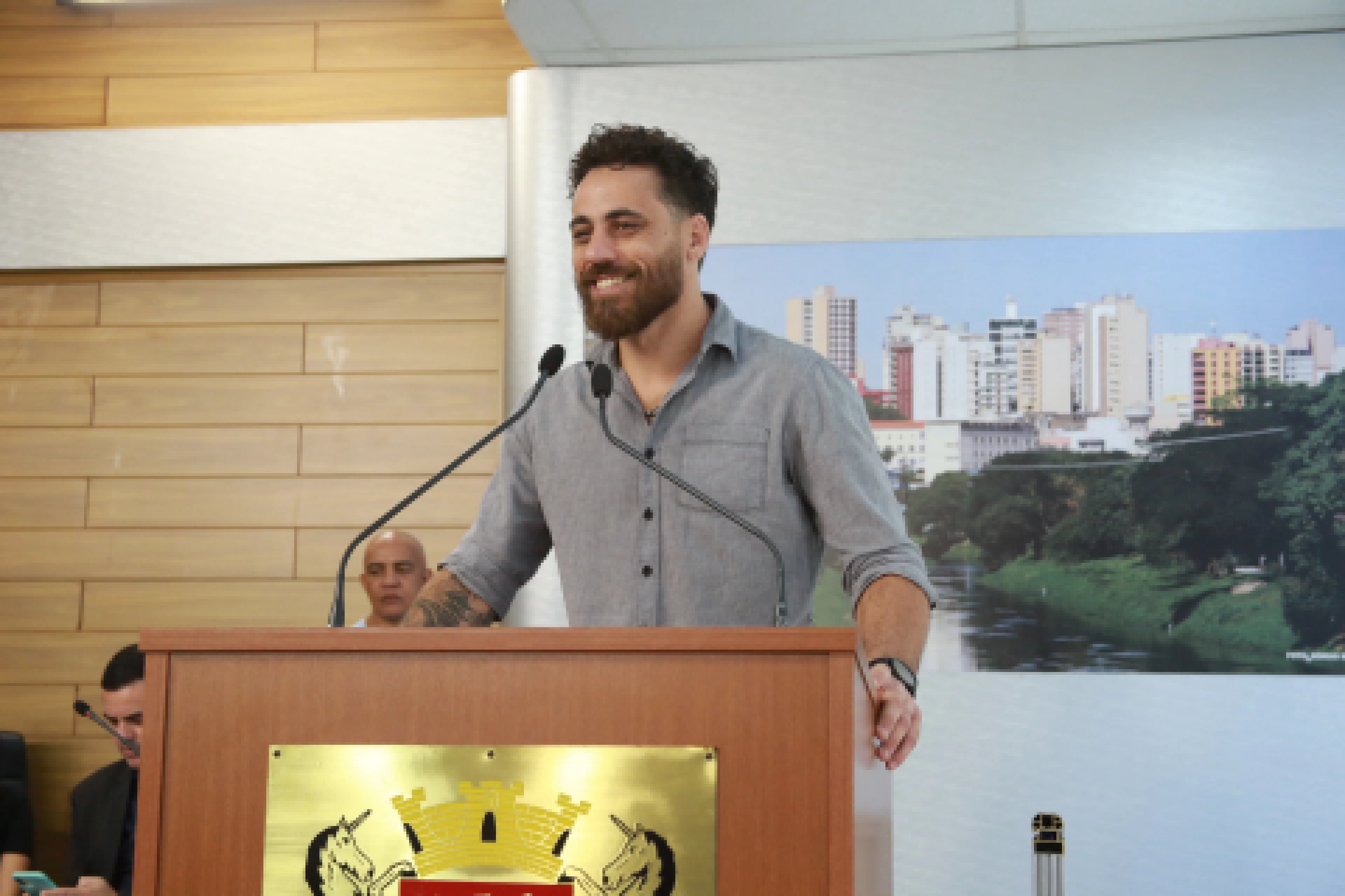 Vereador Péricles Régis pede que serviços do Sabe Tudo Conecta passem a atender a comunidade dos bairros
