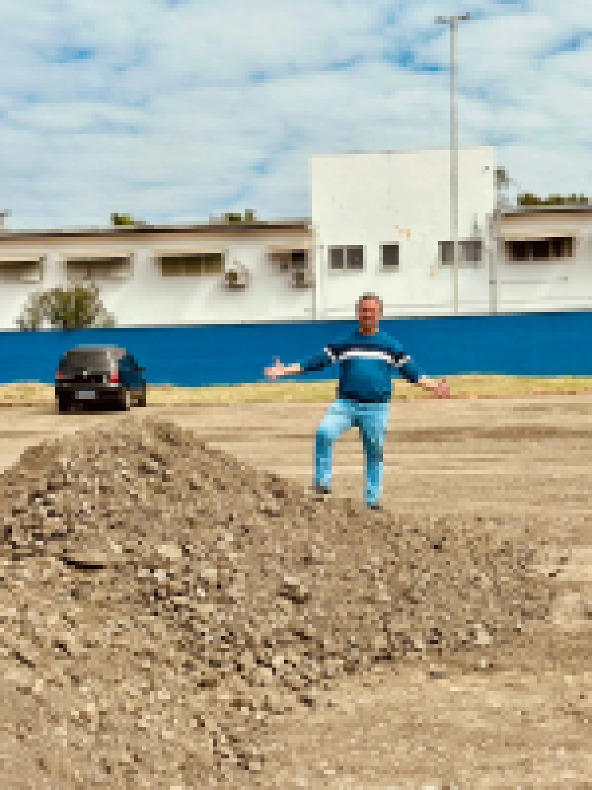Vereador Fausto Peres solicita ampliação do PA e da UBS do Parque das Laranjeiras e revitalização de área pública ao lado e melhorias no estacionamento.