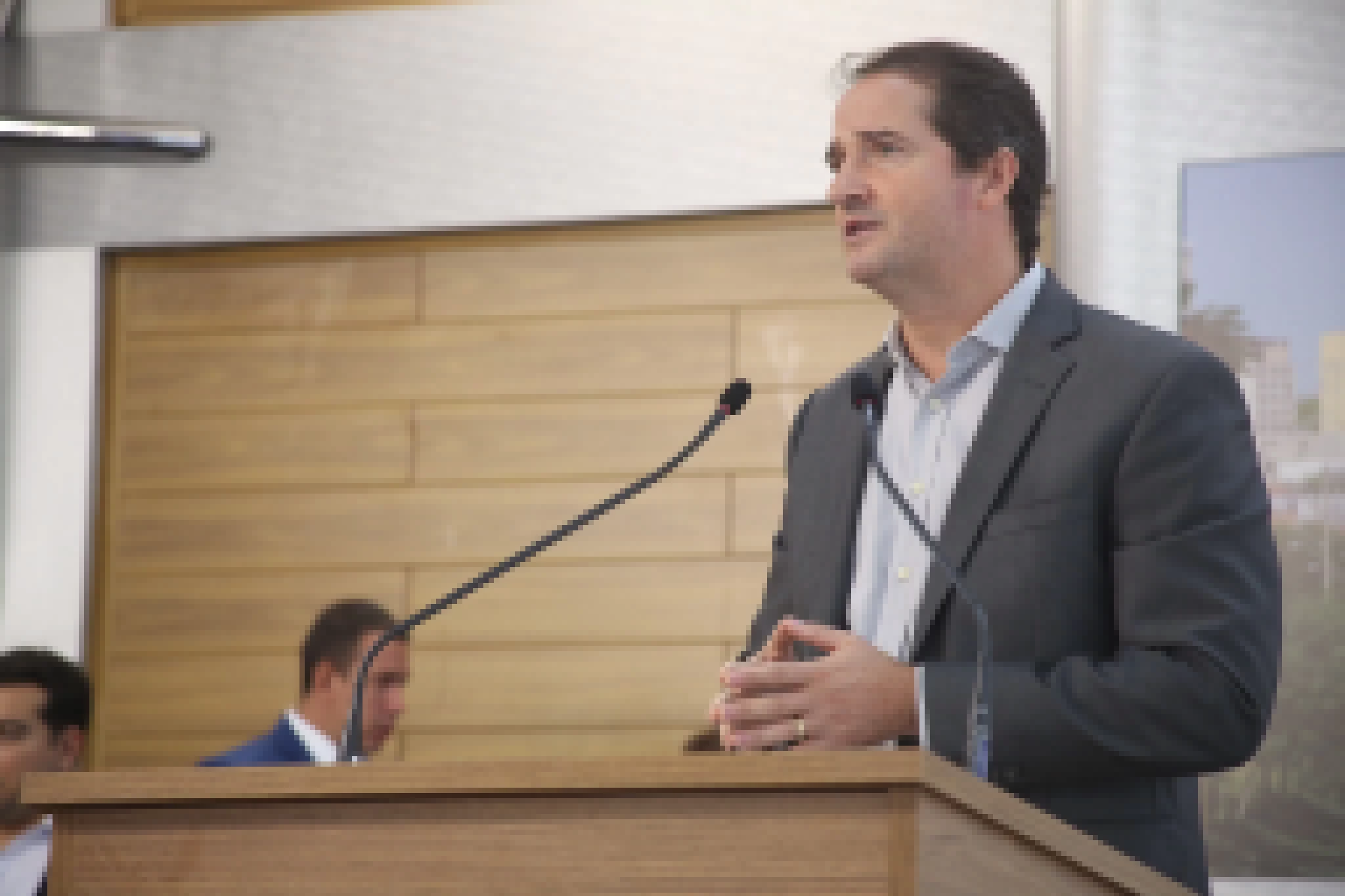 Raul Marcelo questiona Prefeitura de Sorocaba após denúncia de que alunos comeram apenas arroz como merenda na rede municipal de ensino