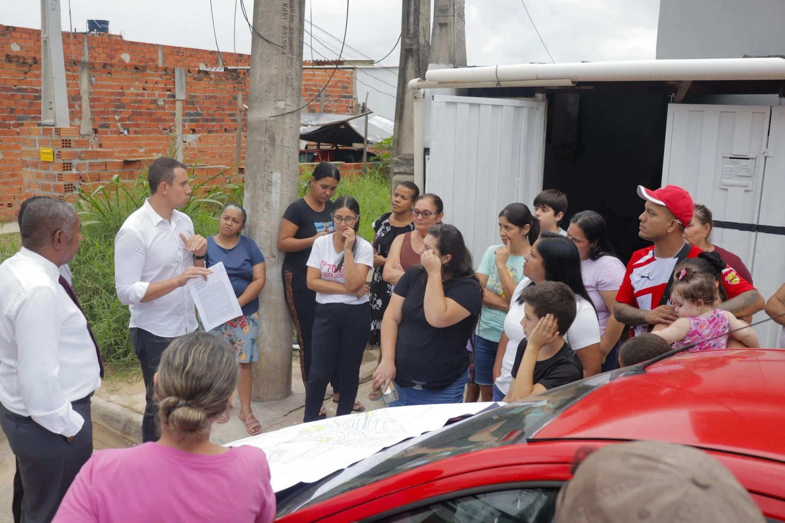 Caio Oliveira, presidente da Comissão de Habitação, conquista regularização de 64 lotes na Vila Barão