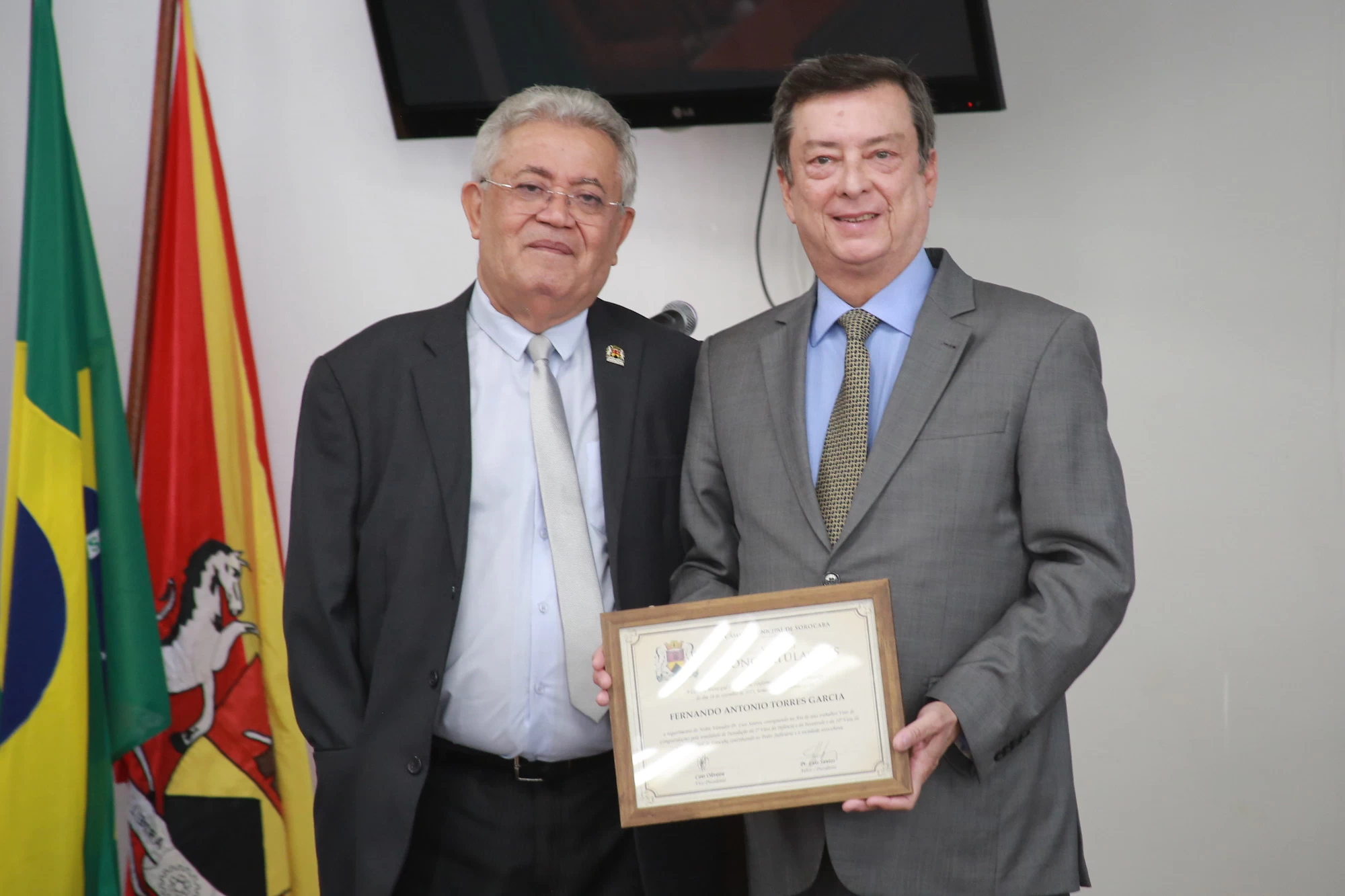 Presidente da Câmara de Sorocaba entrega votos de congratulações ao presidente do Tribunal de Justiça