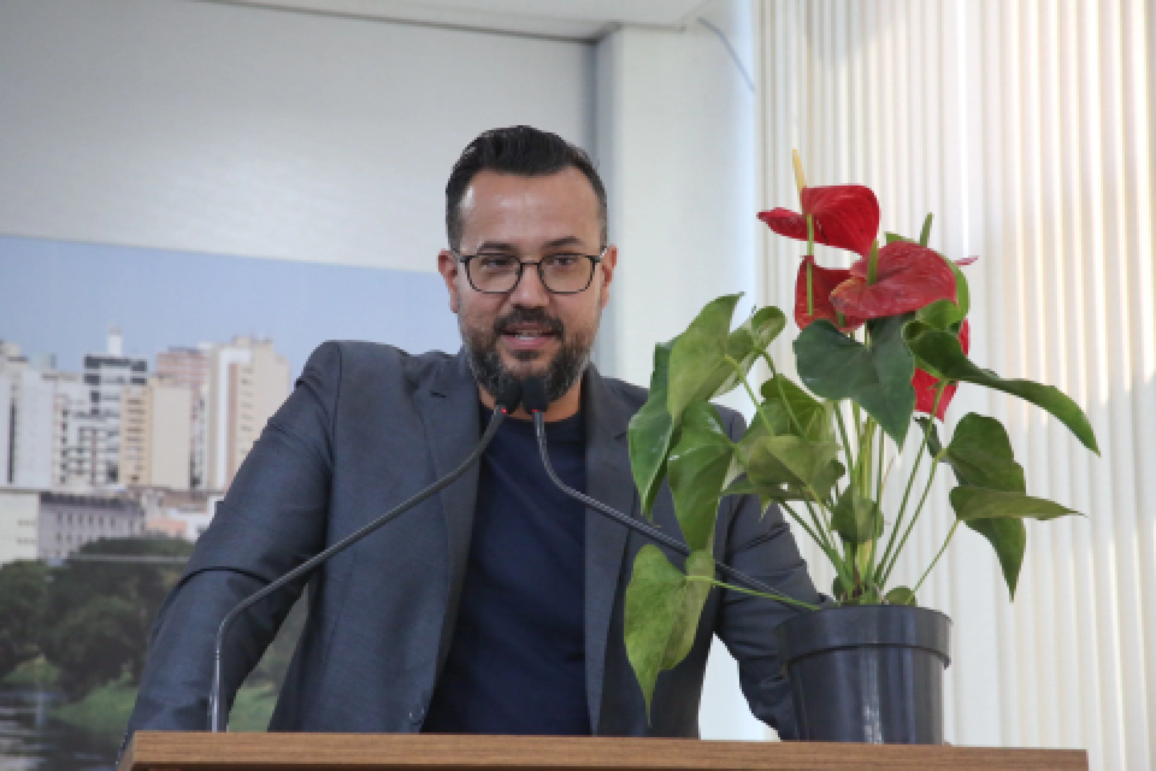 Aprovado projeto de lei de Fábio Simoa que obriga identificação de plantas tóxicas para animais