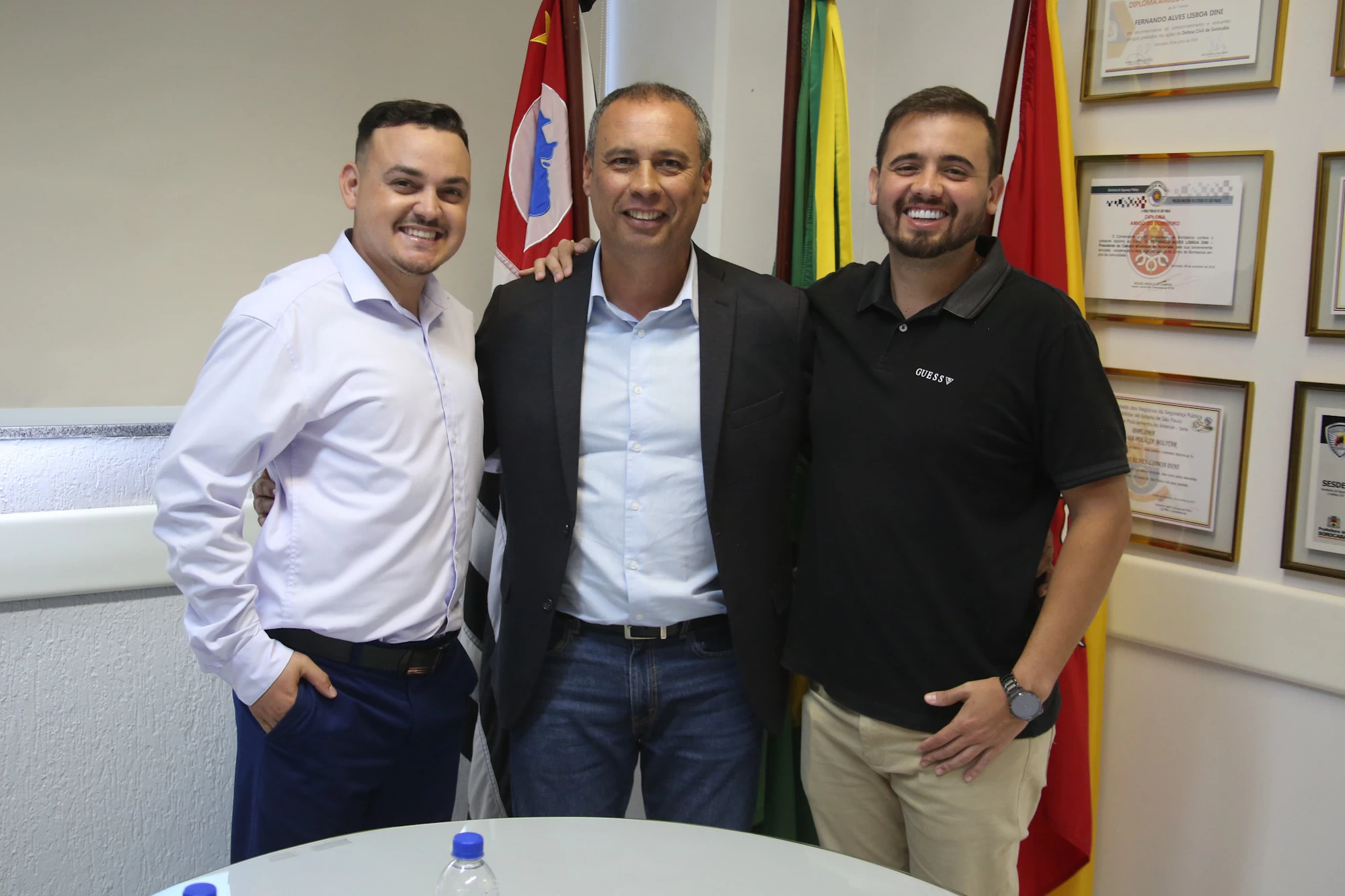 Fernando Dini recebe vereadores de Salto de Pirapora para intercâmbio sobre formação política juvenil