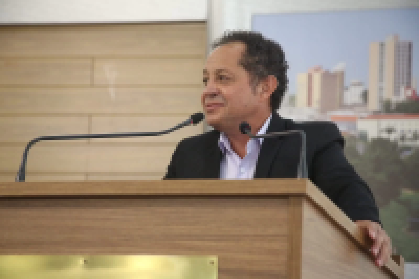 Toninho Corredor solicita ação corretiva em antiga ciclovia na rua Paes de Linhares